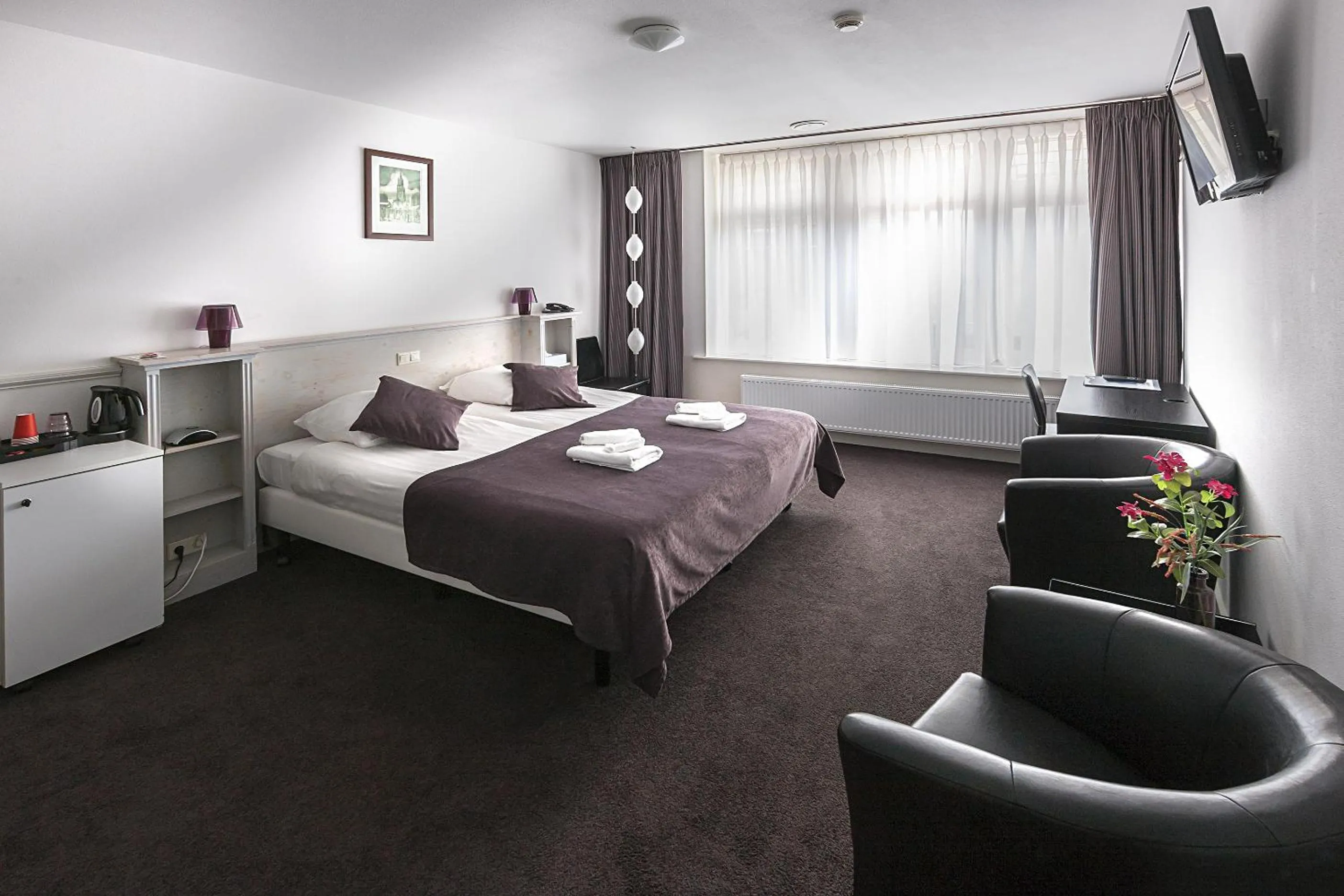 Photo of the whole room, Bed in Hotel de Gaaper