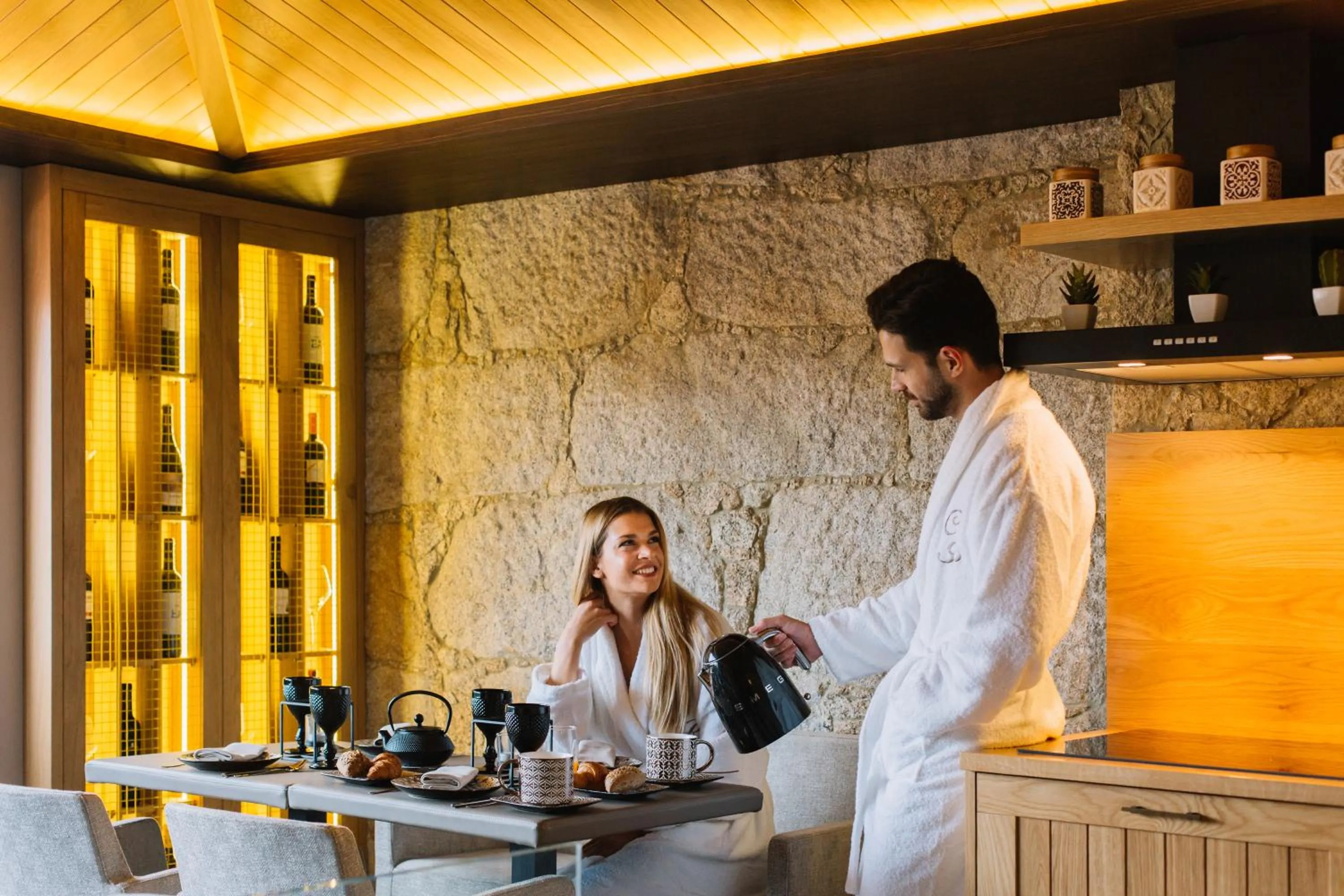Communal kitchen in Casa do Rio charm suites
