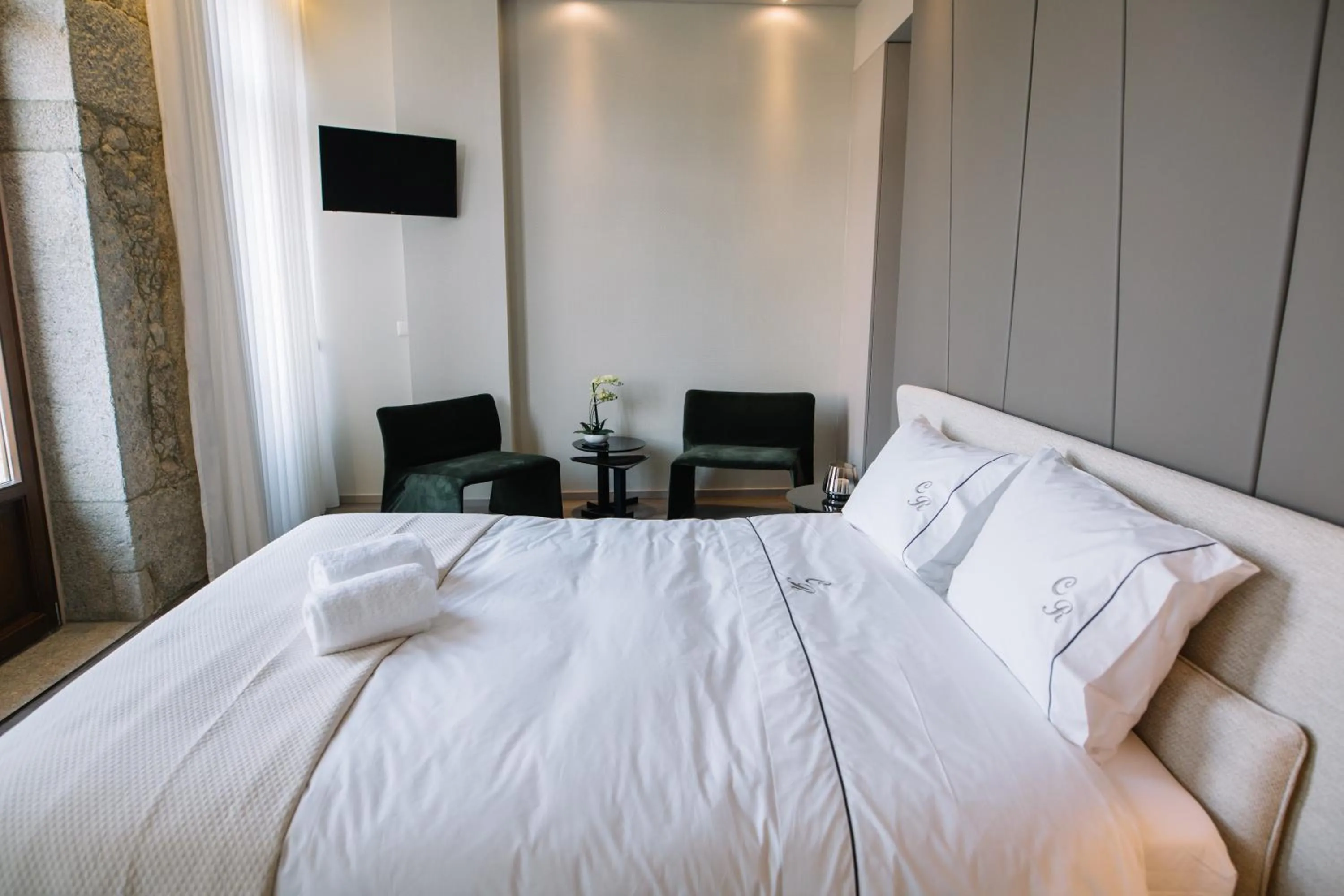 Photo of the whole room, Bed in Casa do Rio charm suites