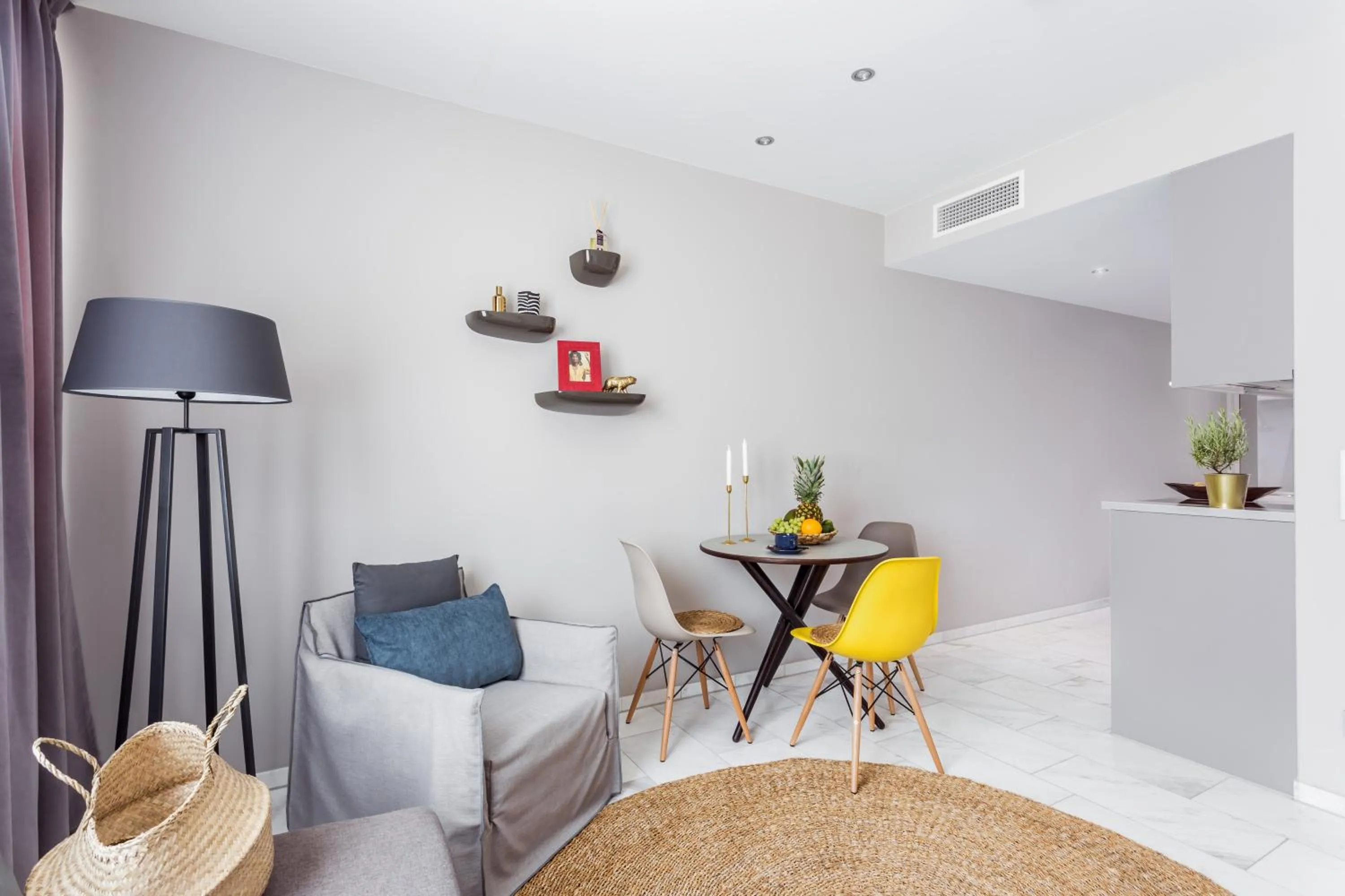 Seating area in Skyreach BizzStay - Wohnen am Main