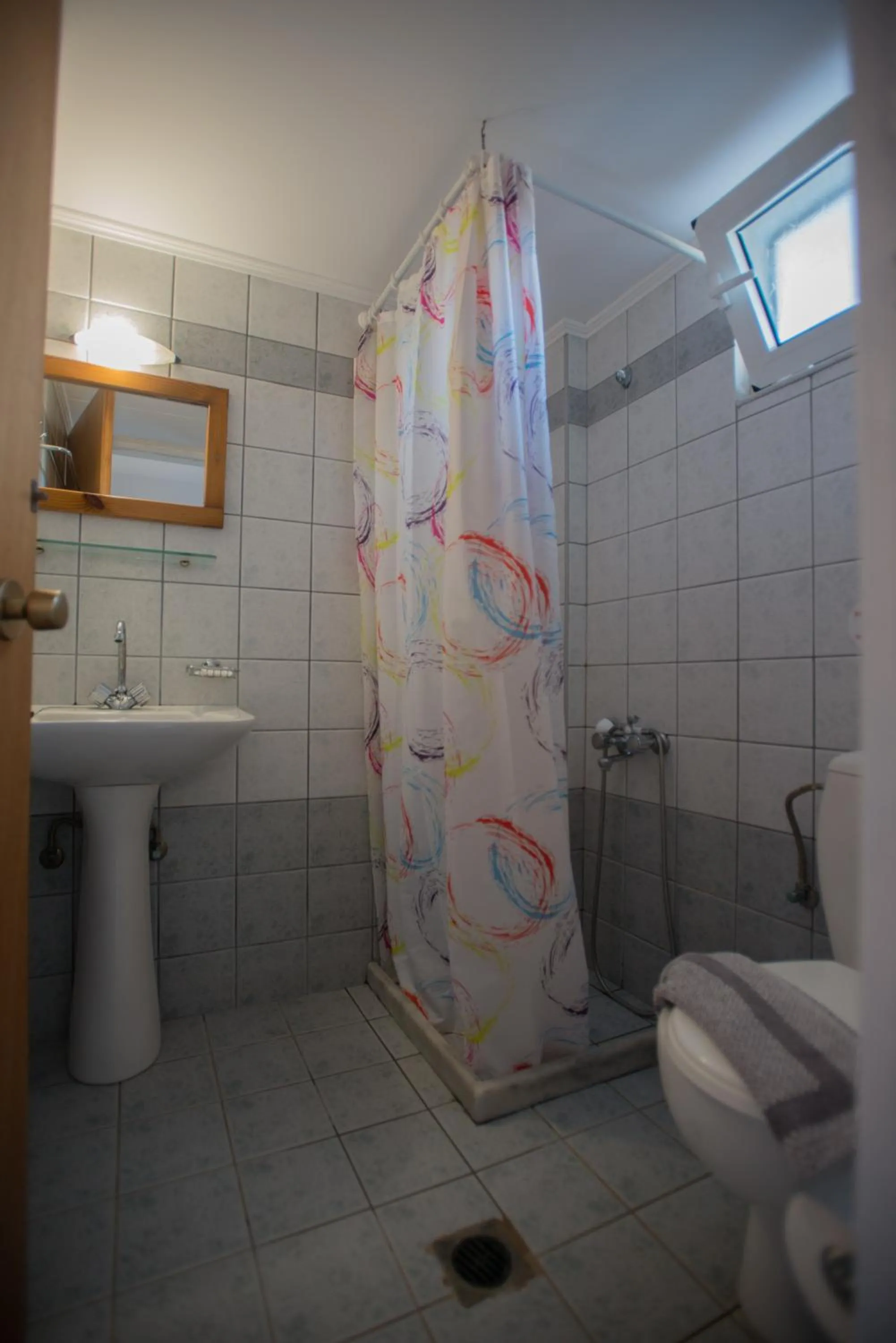 Bathroom in Fragiskos Hotel