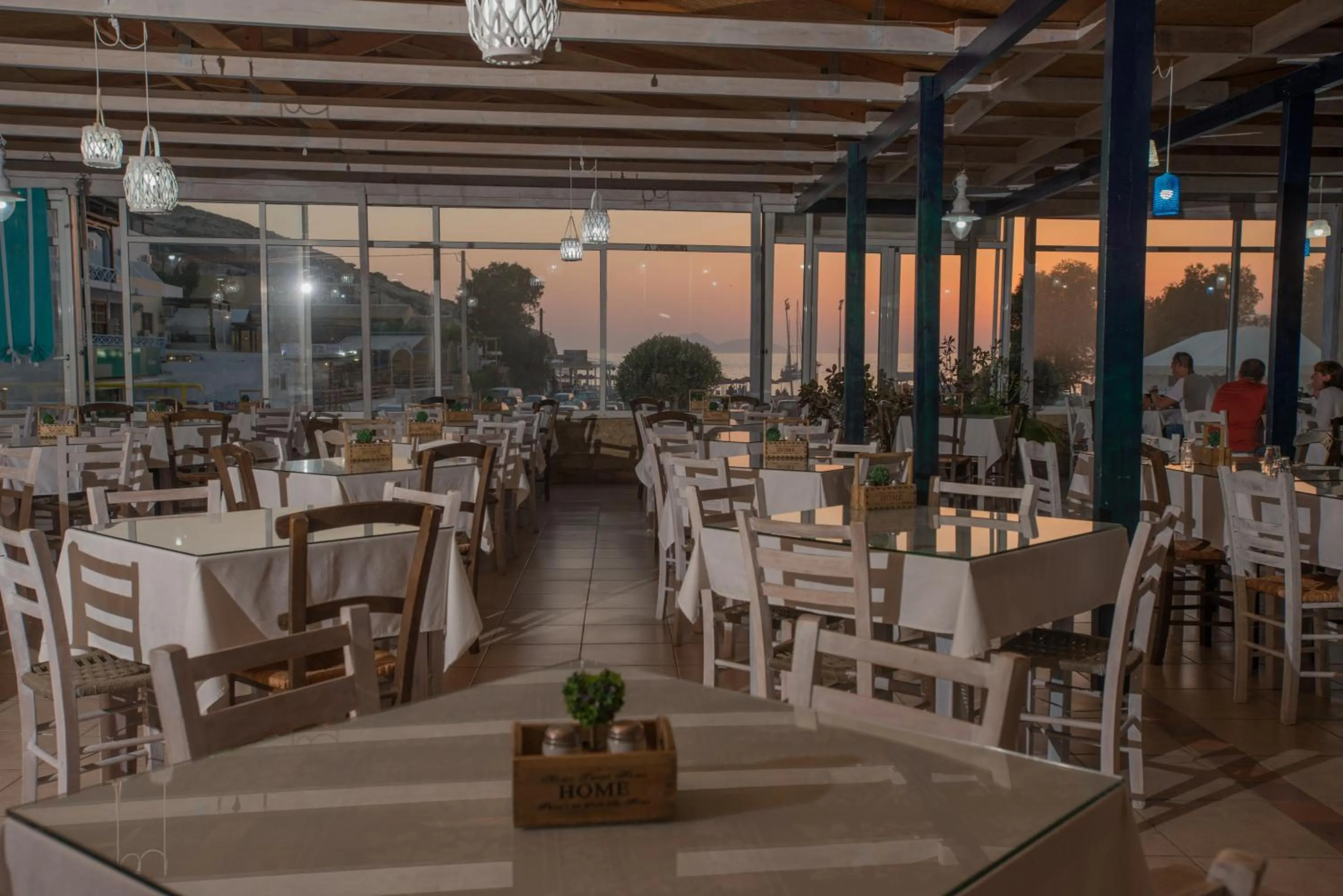 Restaurant/places to eat in Fragiskos Hotel