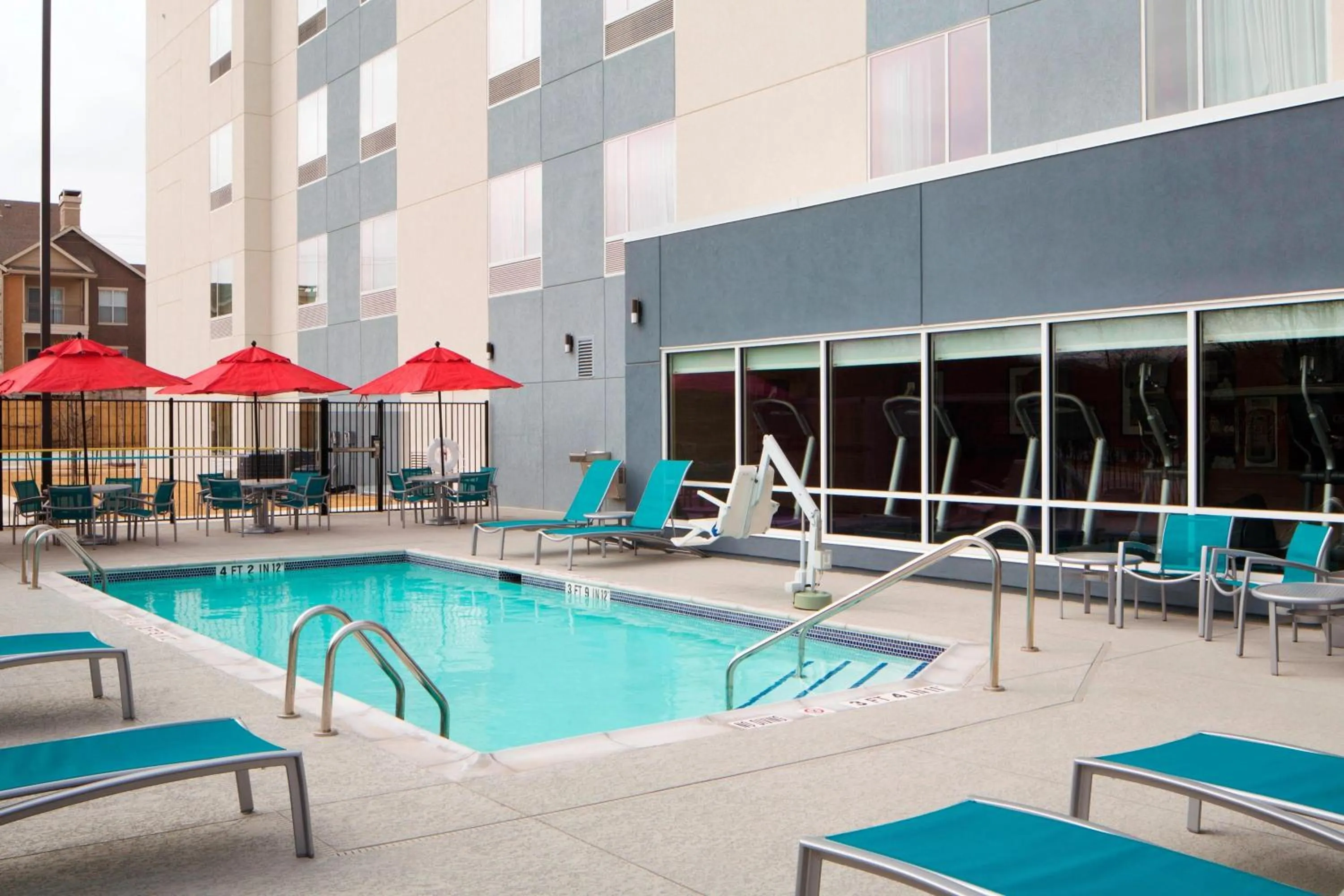 Swimming pool in TownePlace Suites by Marriott Austin Round Rock