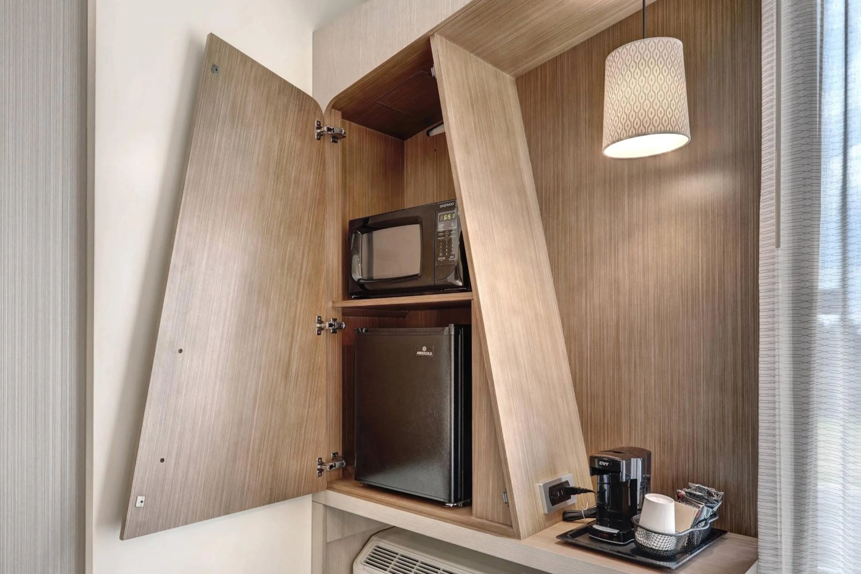 Photo of the whole room in Courtyard by Marriott Deptford