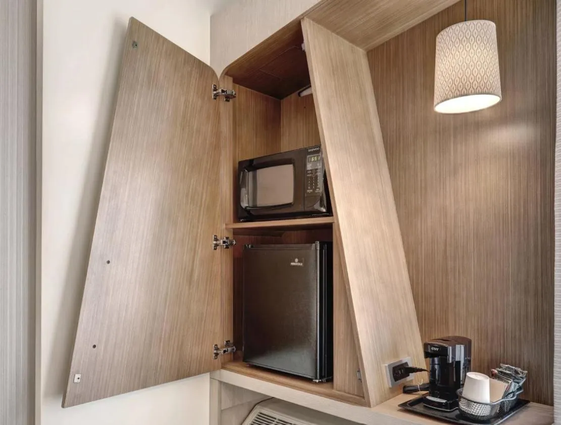 Coffee/tea facilities in Courtyard by Marriott Deptford