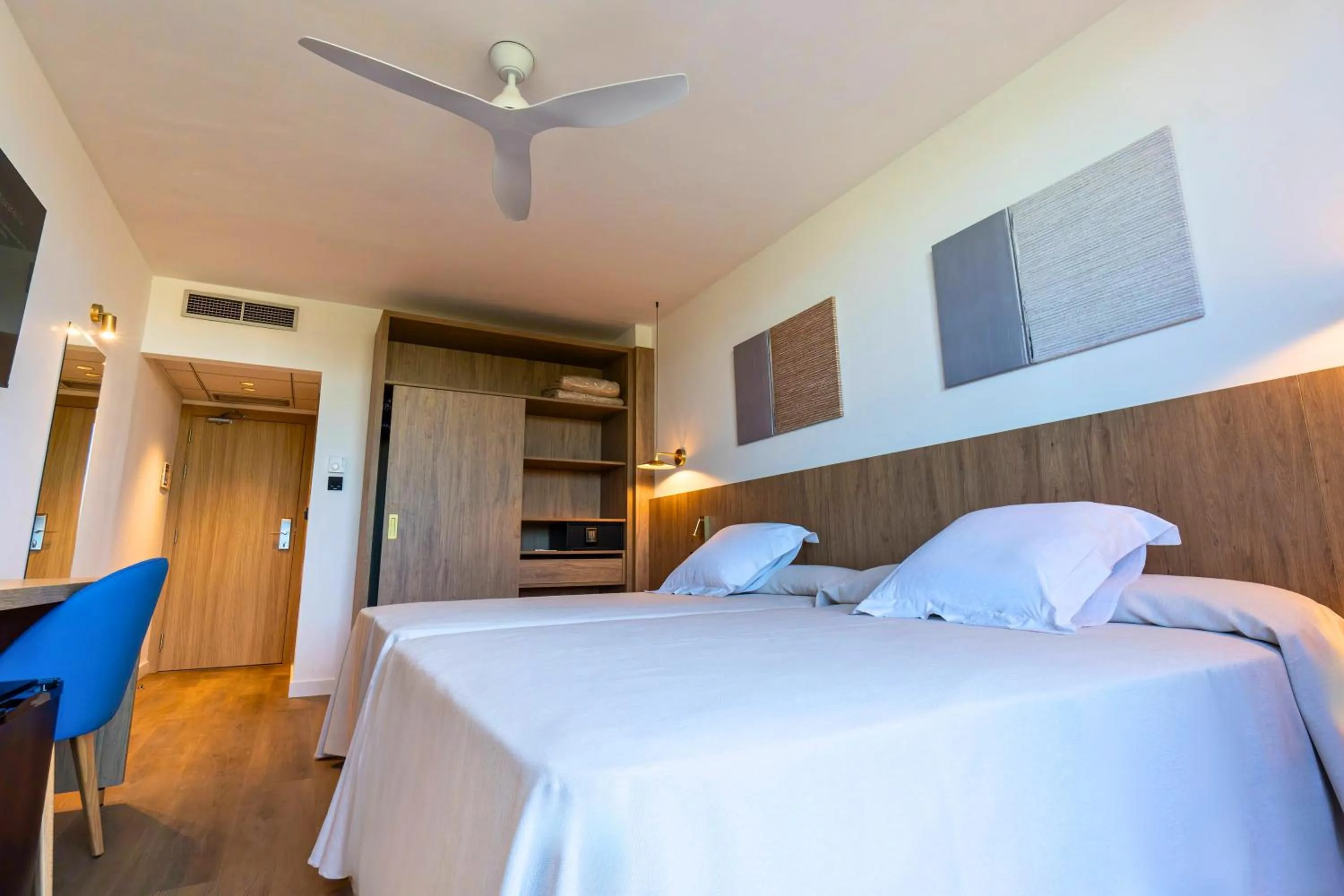 Bed in Ohtels Vil·la Romana