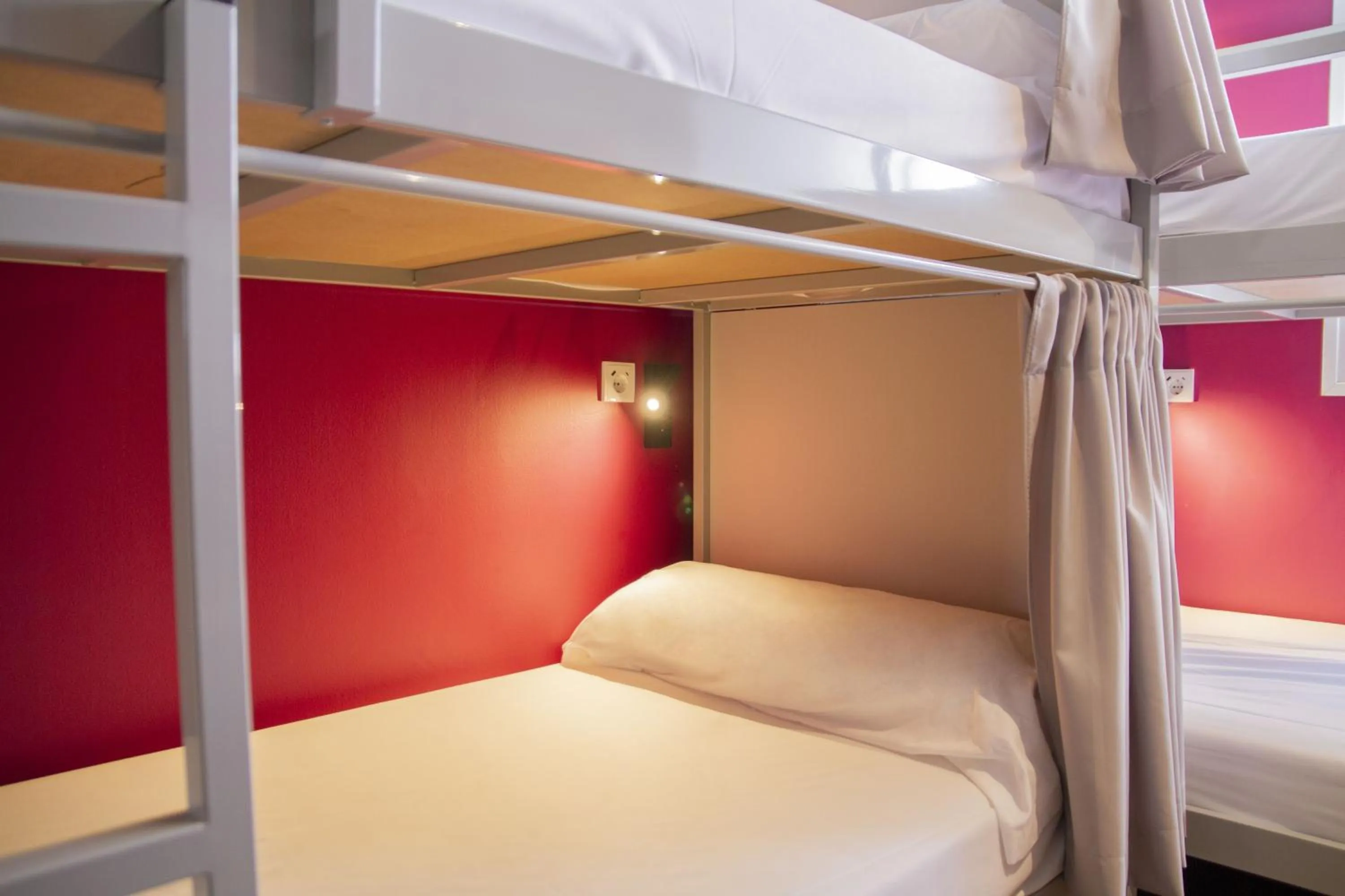 Bed in Youth Hostel Center Valencia