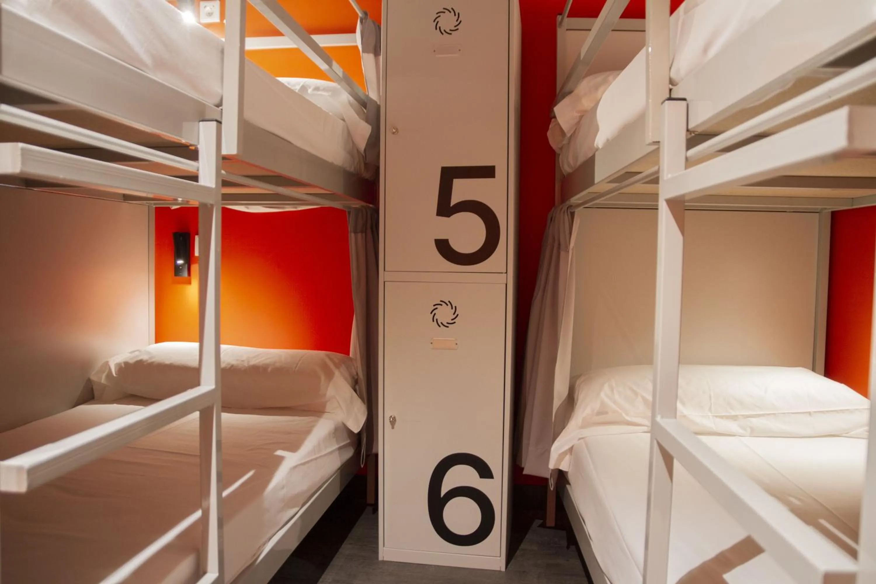 Bed in Youth Hostel Center Valencia