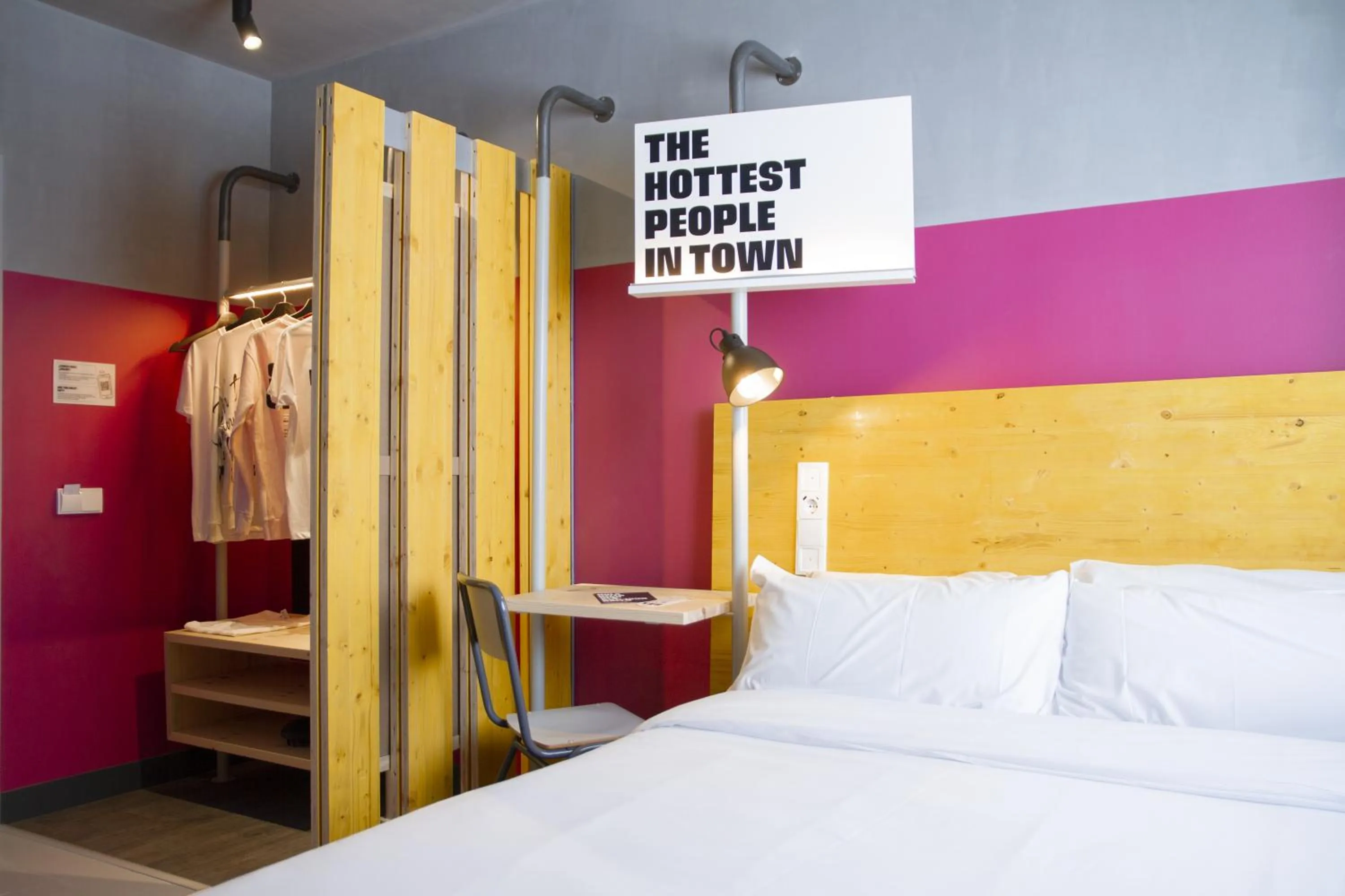 Bed in Youth Hostel Center Valencia