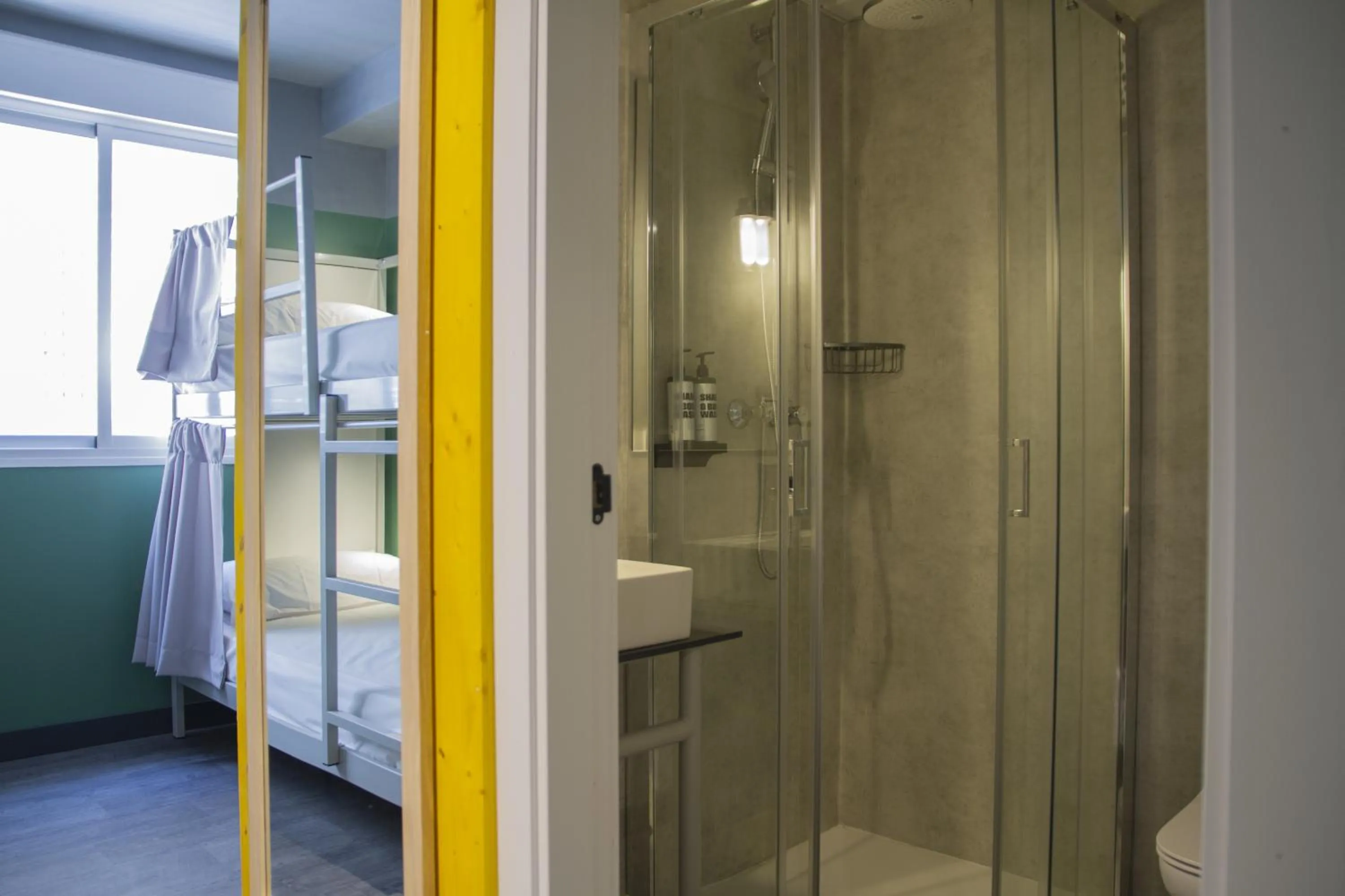 Bathroom in Youth Hostel Center Valencia