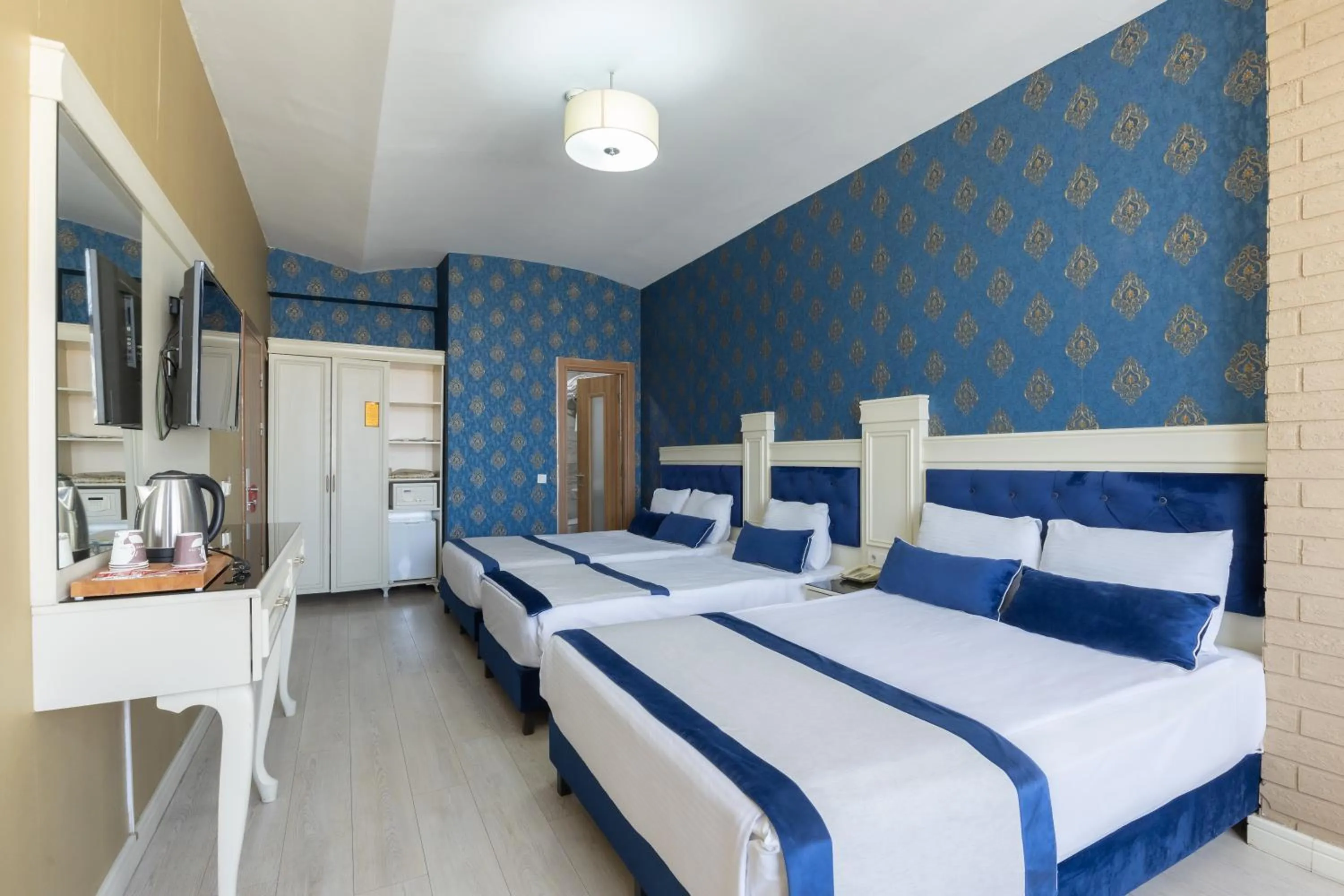 TV and multimedia, Bed in Seher HOTEL