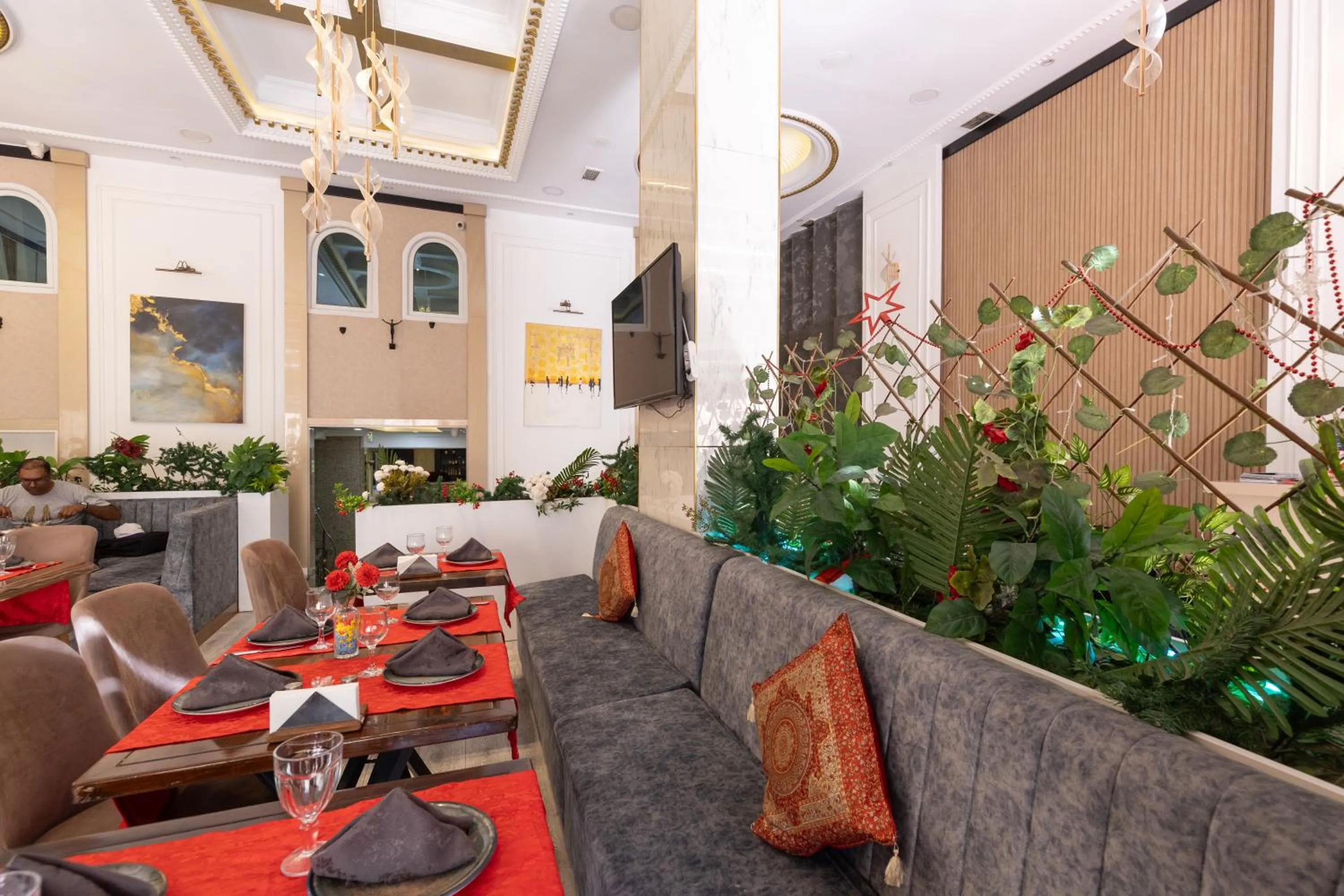 Communal lounge/ TV room in Seher HOTEL