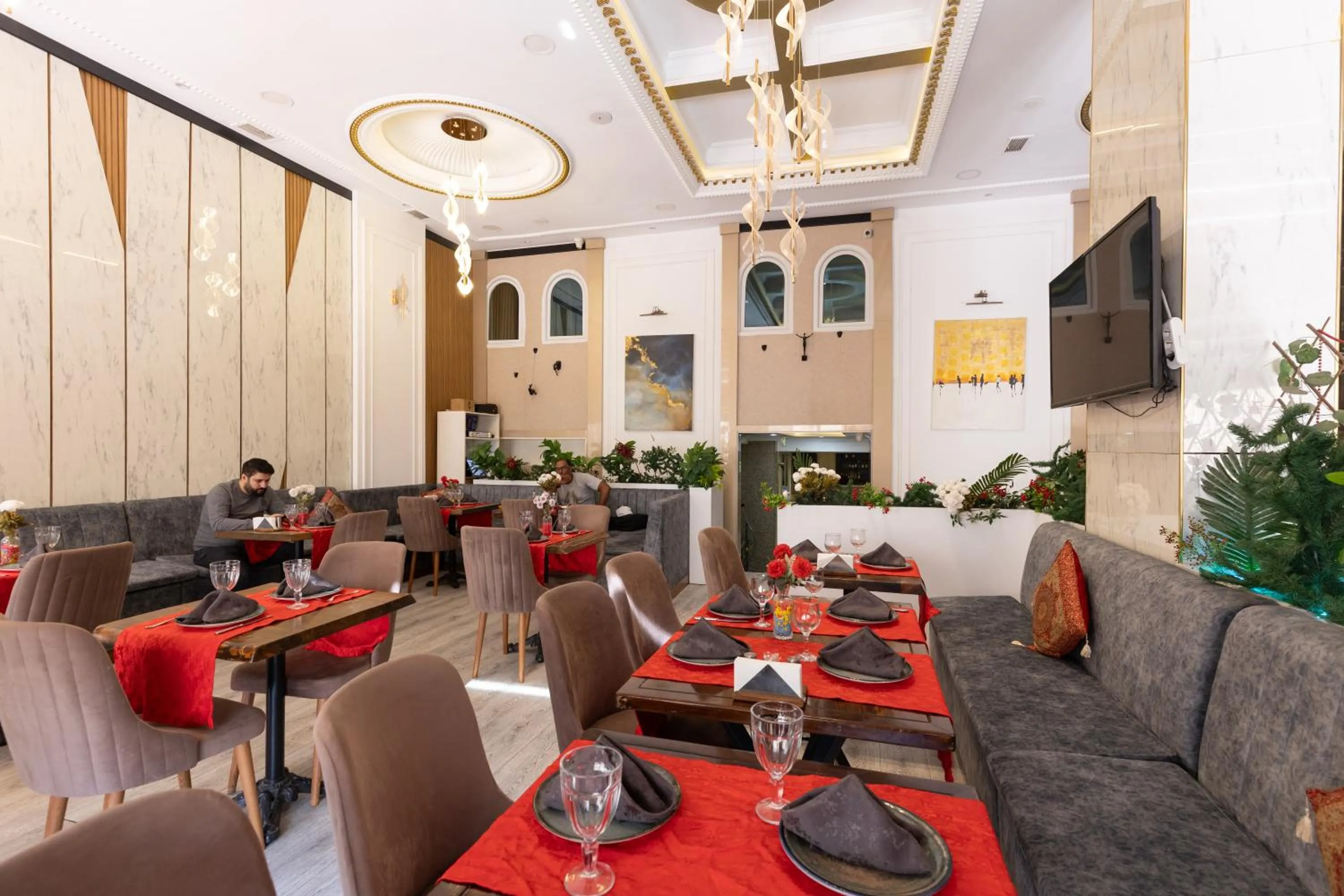 Restaurant/places to eat in Seher HOTEL