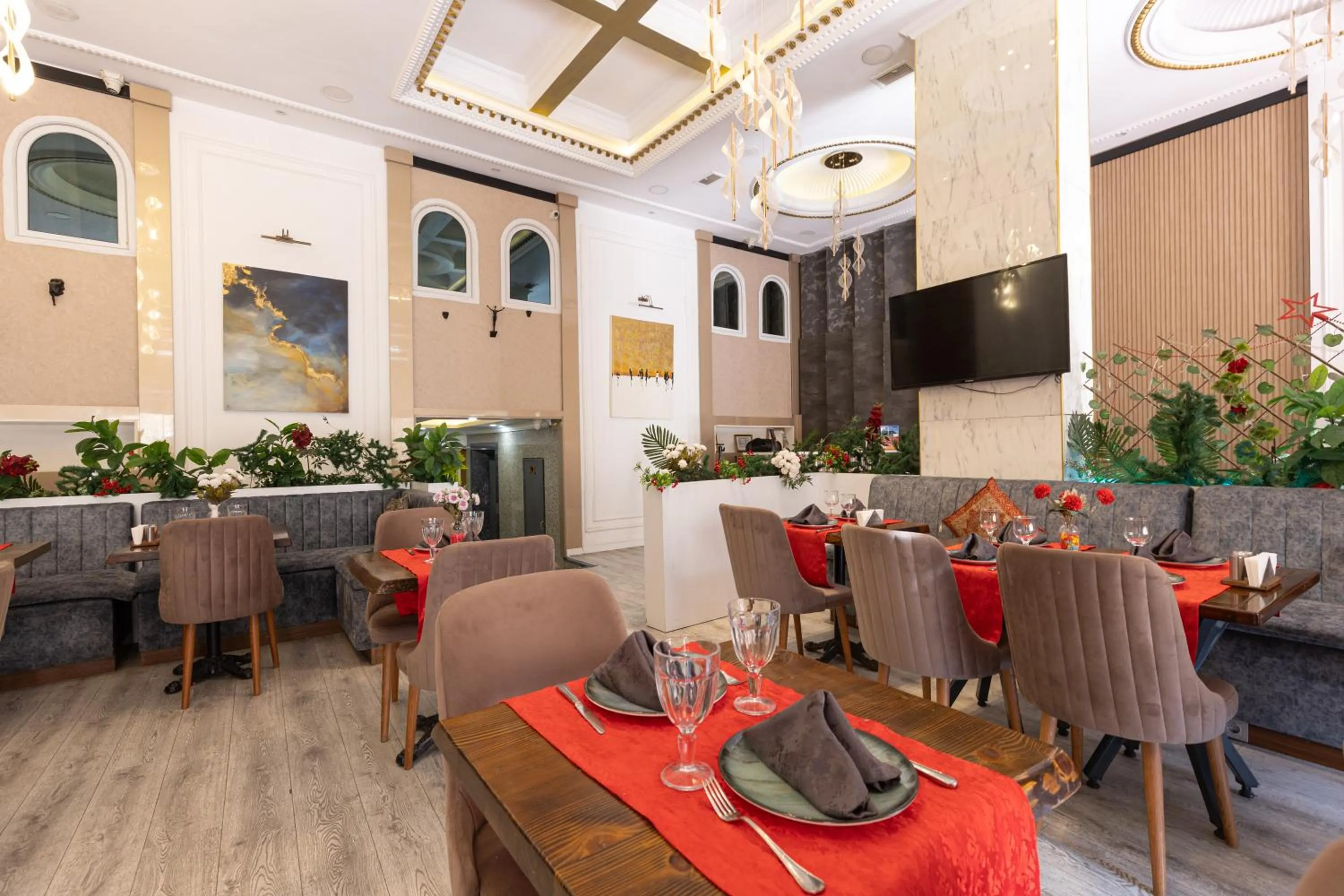 Restaurant/places to eat in Seher HOTEL