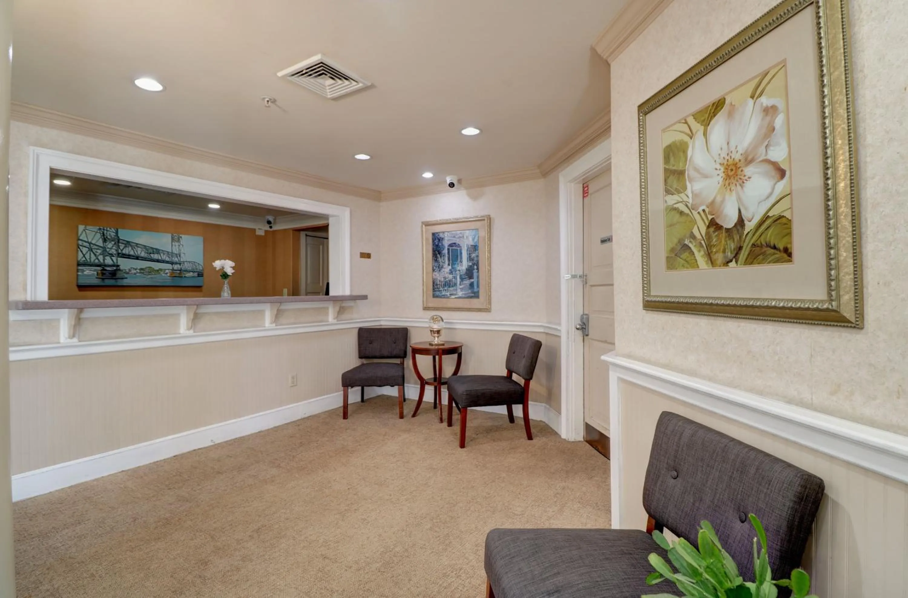 Seating area in Anchorage Inn and Suites