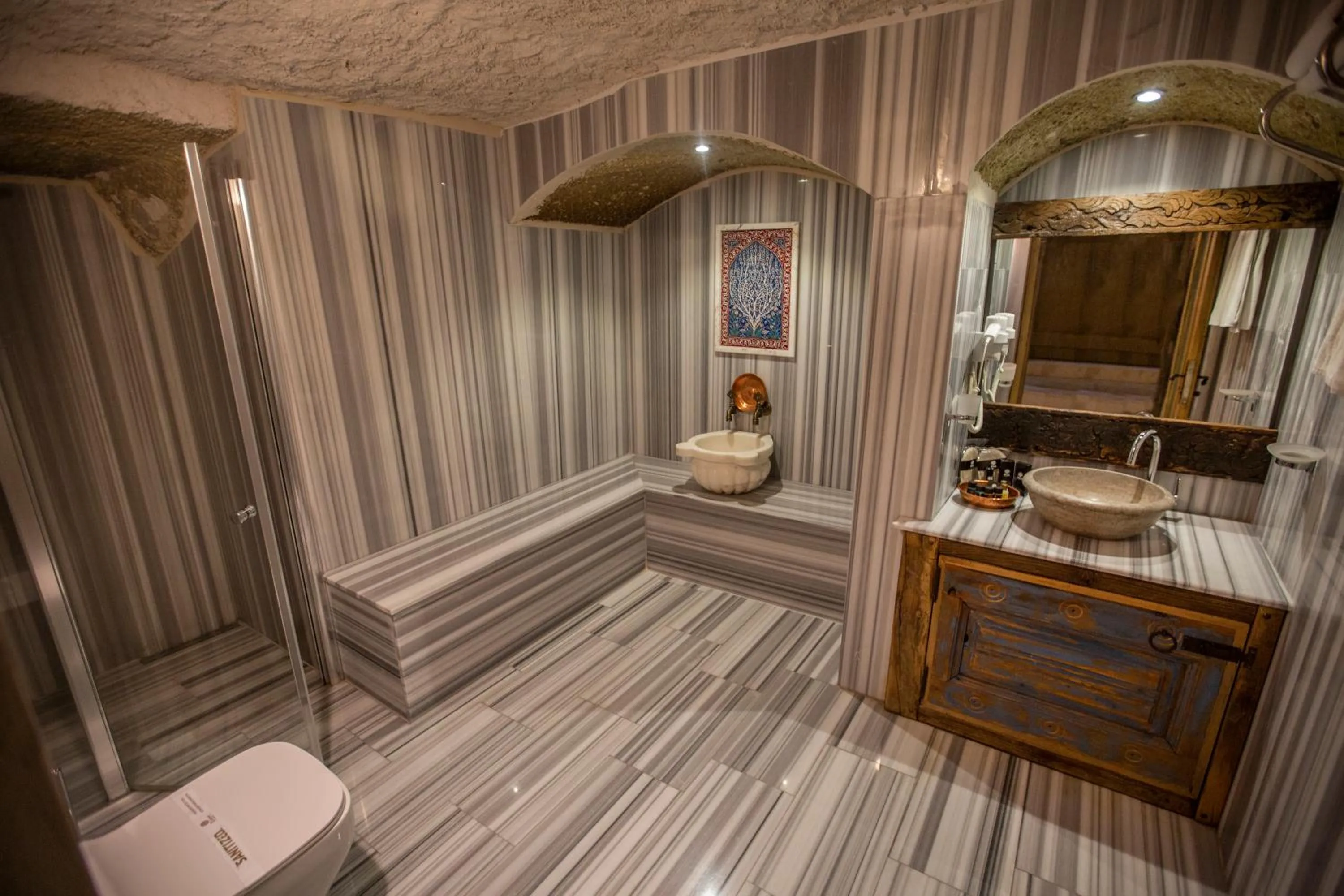 Bathroom in Divan Cave House