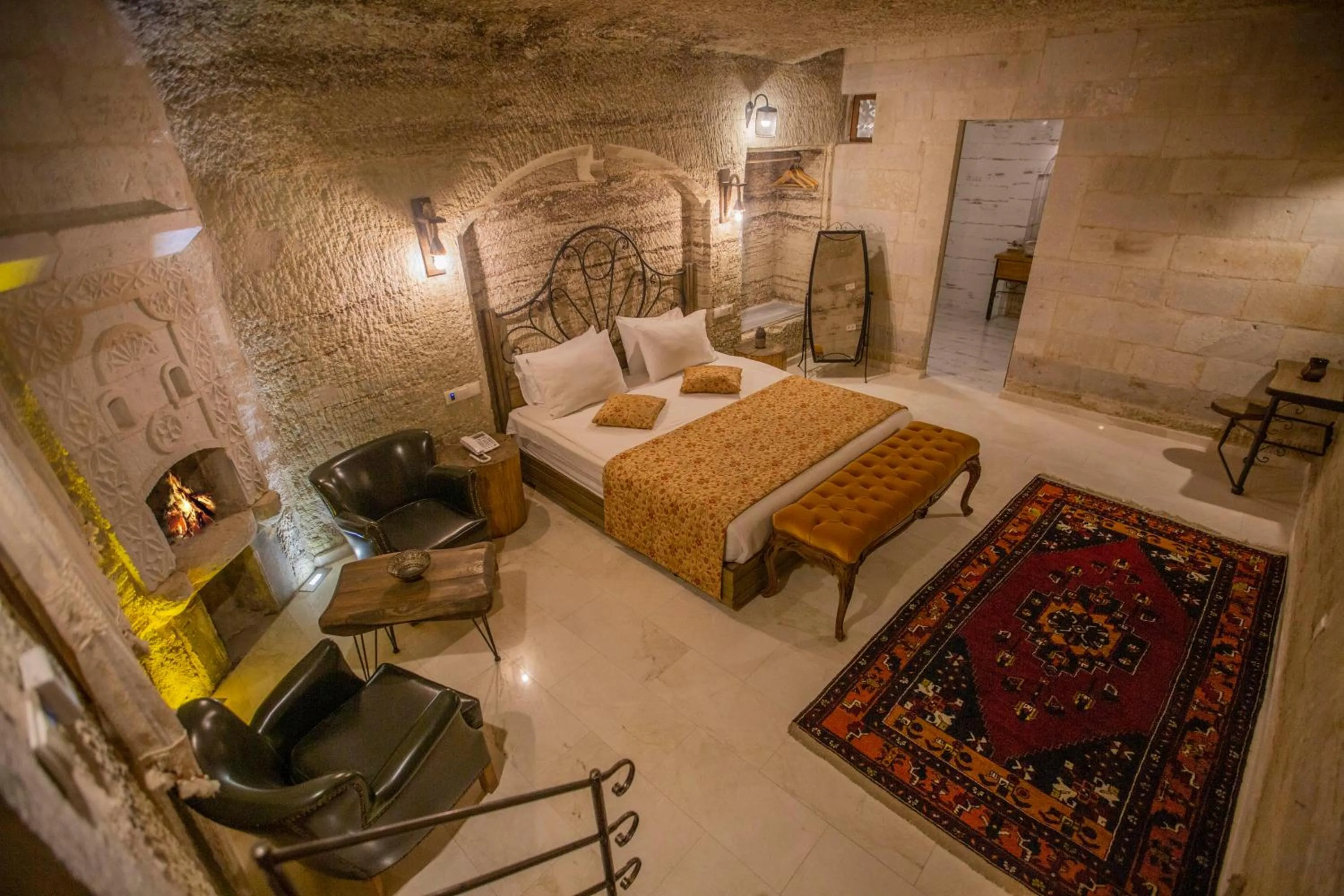 Bed in Divan Cave House
