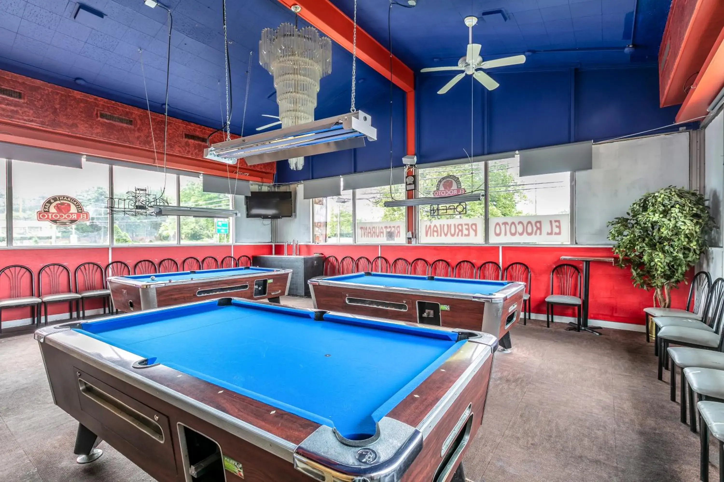 Billiards in Red Carpet Inn - Stamford