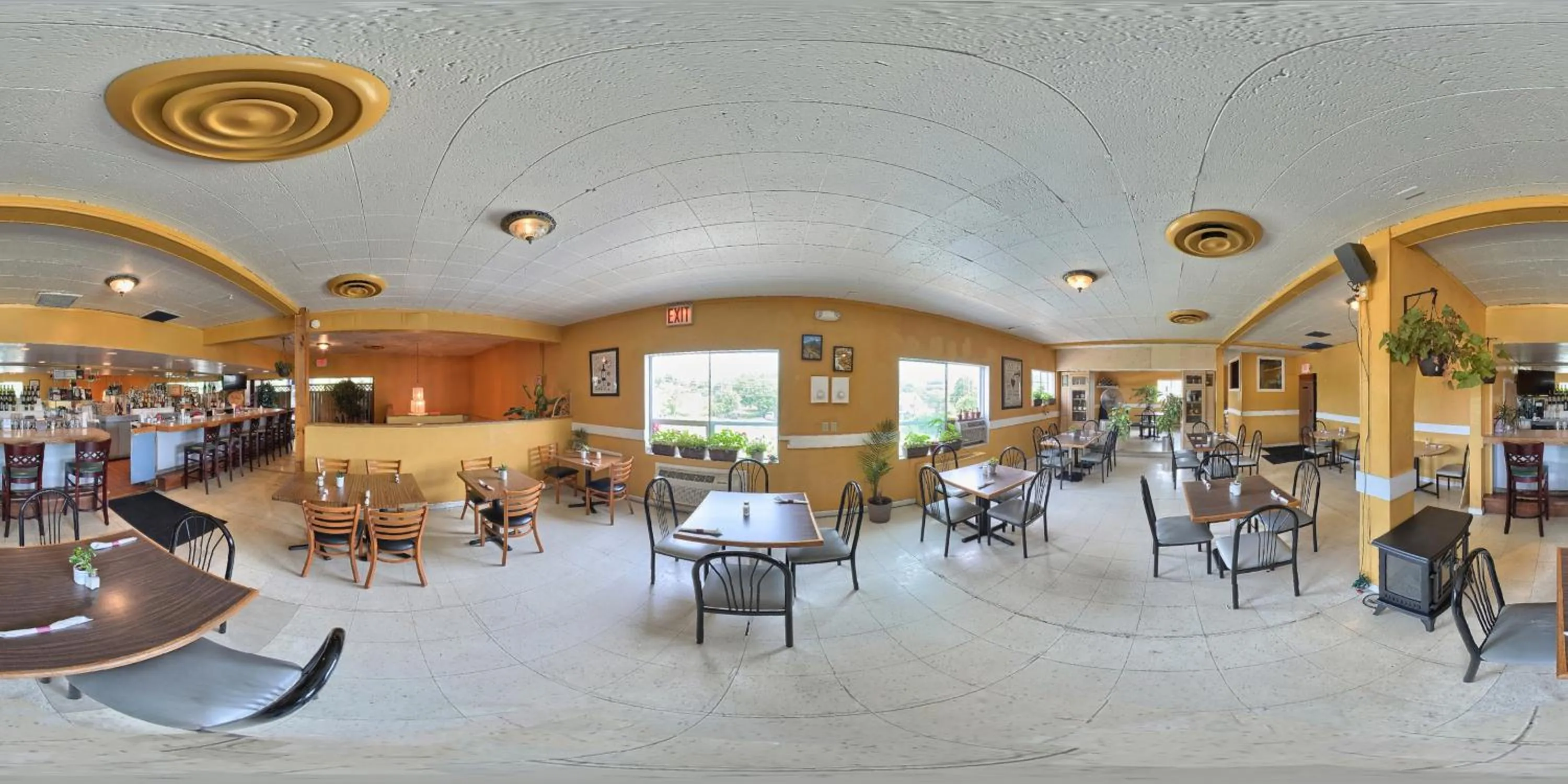 Restaurant/places to eat in Red Carpet Inn - Stamford