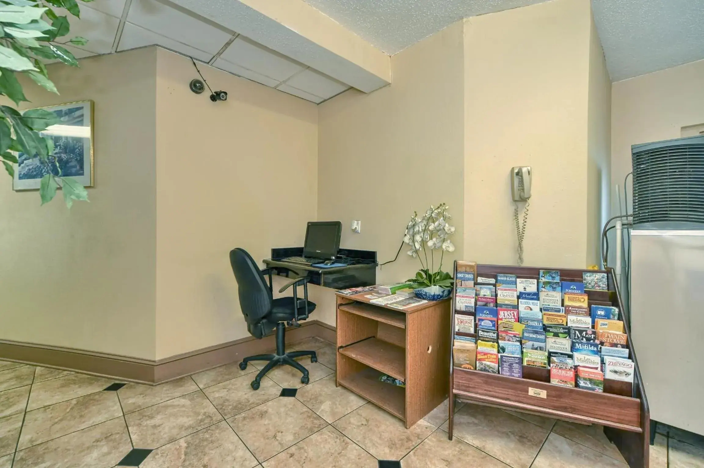 Business facilities in Red Carpet Inn - Stamford