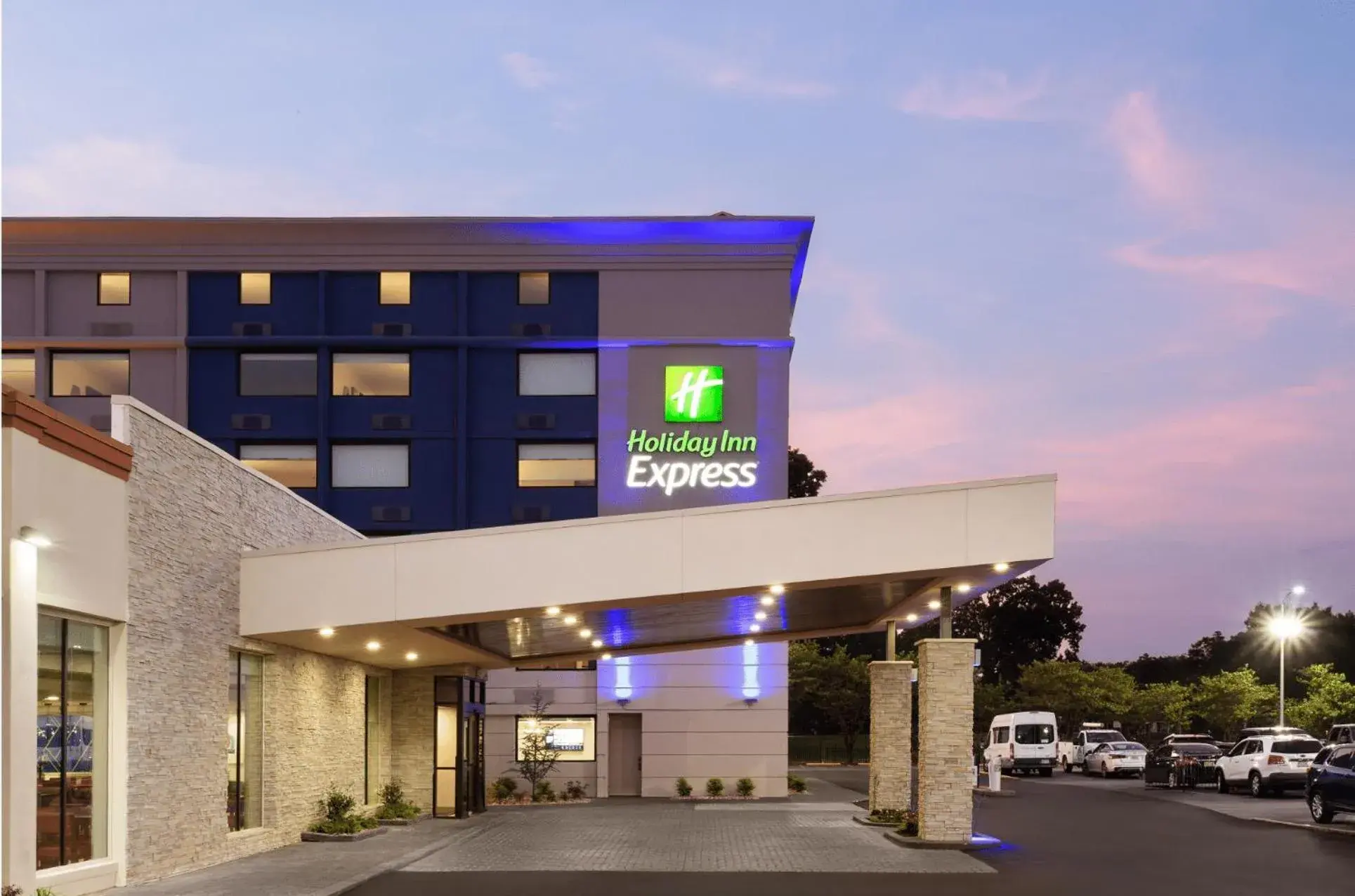 Property building in Holiday Inn Express Atlanta Airport - North by IHG Property building in Holiday Inn Express Atlanta Airport - North by IHG