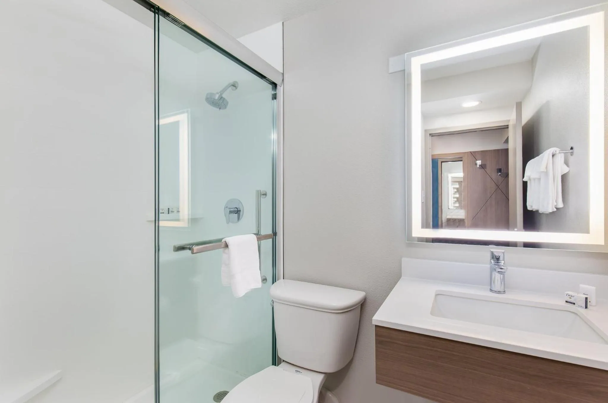 Bathroom in Holiday Inn Express Atlanta Airport - North by IHG