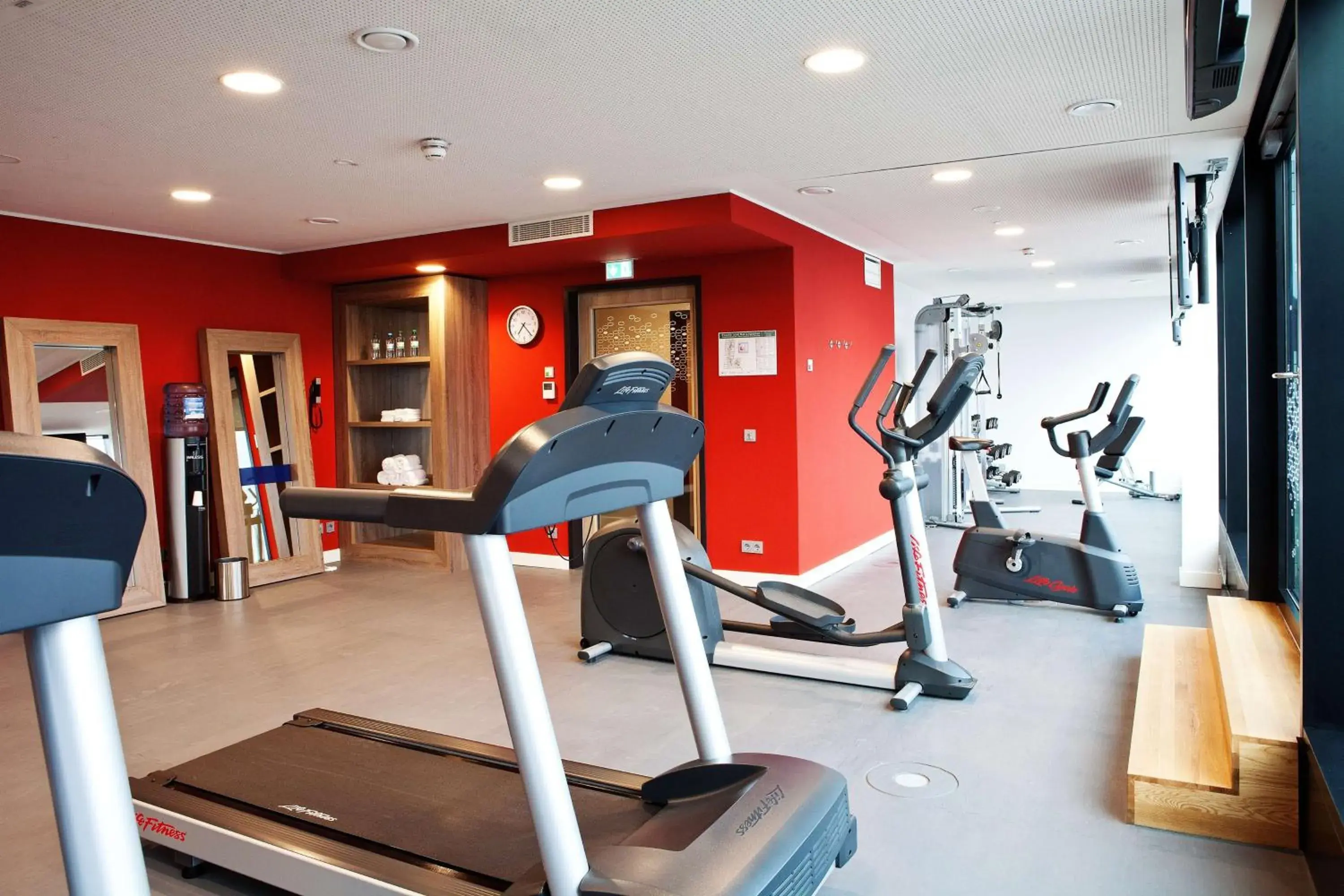 Fitness centre/facilities in Hampton By Hilton Aachen Tivoli Fitness centre/facilities in Hampton By Hilton Aachen Tivoli