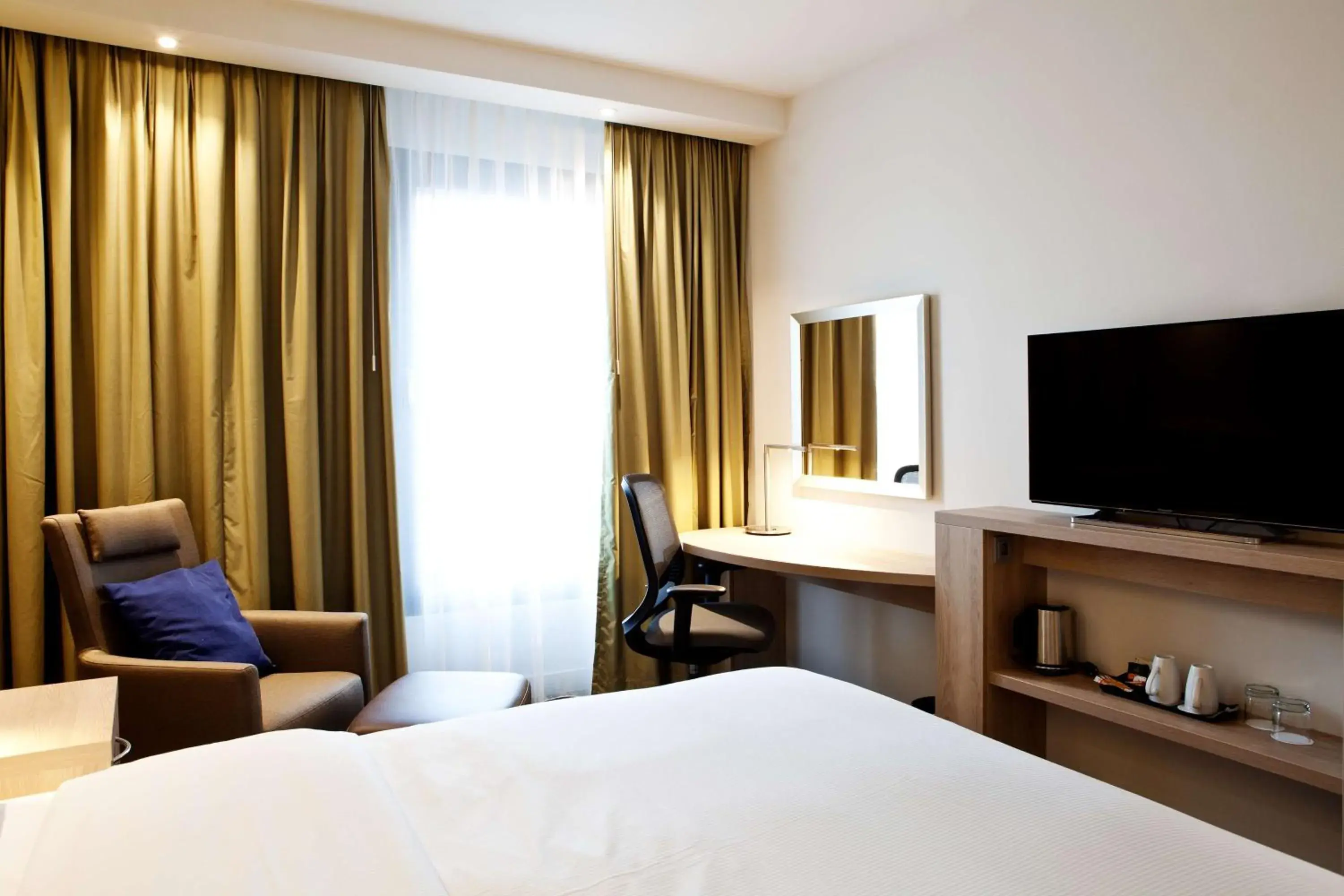 Bedroom, Bed in Hampton By Hilton Aachen Tivoli Bedroom, Bed in Hampton By Hilton Aachen Tivoli