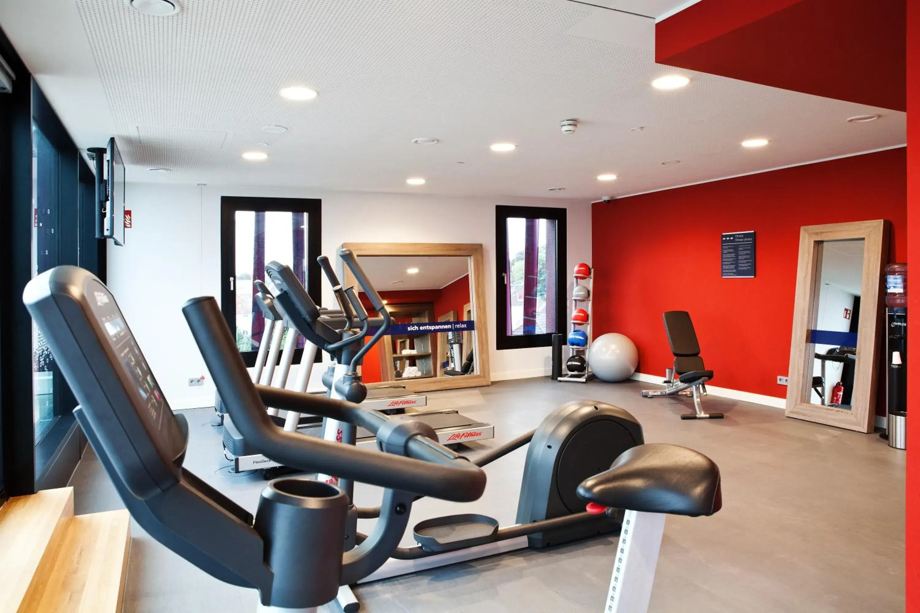 Fitness centre/facilities in Hampton By Hilton Aachen Tivoli Fitness centre/facilities in Hampton By Hilton Aachen Tivoli