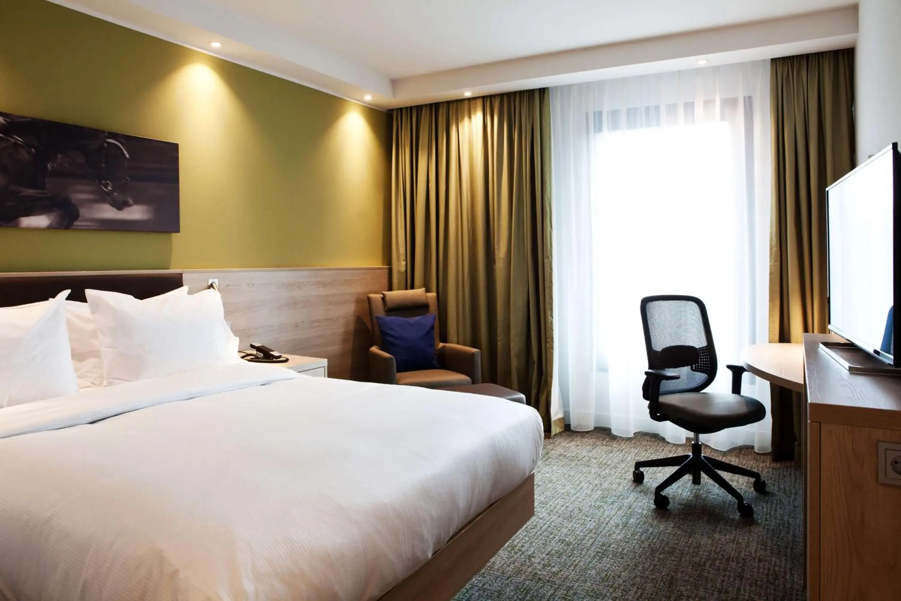 Photo of the whole room, Bed in Hampton By Hilton Aachen Tivoli Photo of the whole room, Bed in Hampton By Hilton Aachen Tivoli