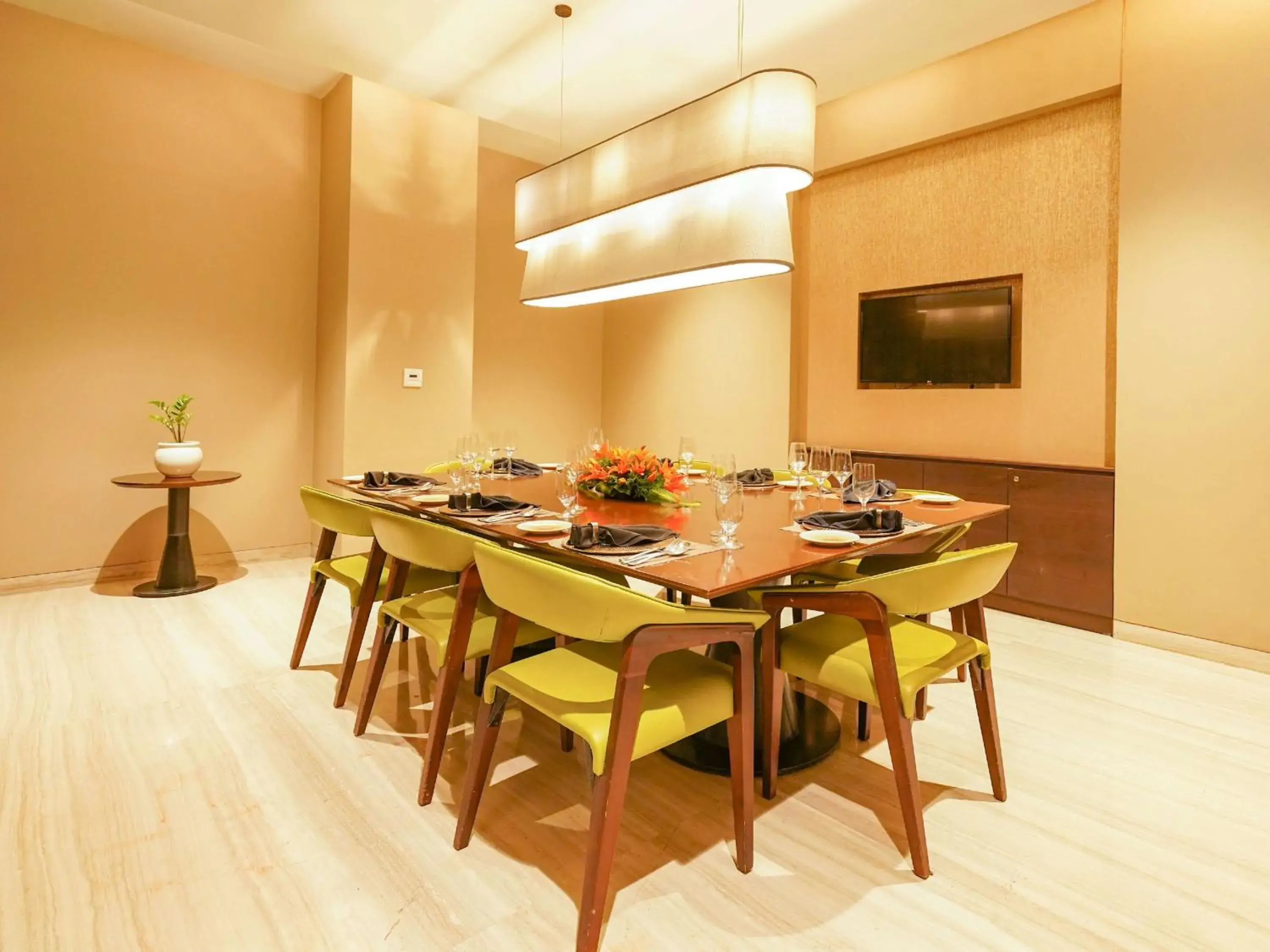 Restaurant/places to eat in Conrad Bengaluru Restaurant/places to eat in Conrad Bengaluru