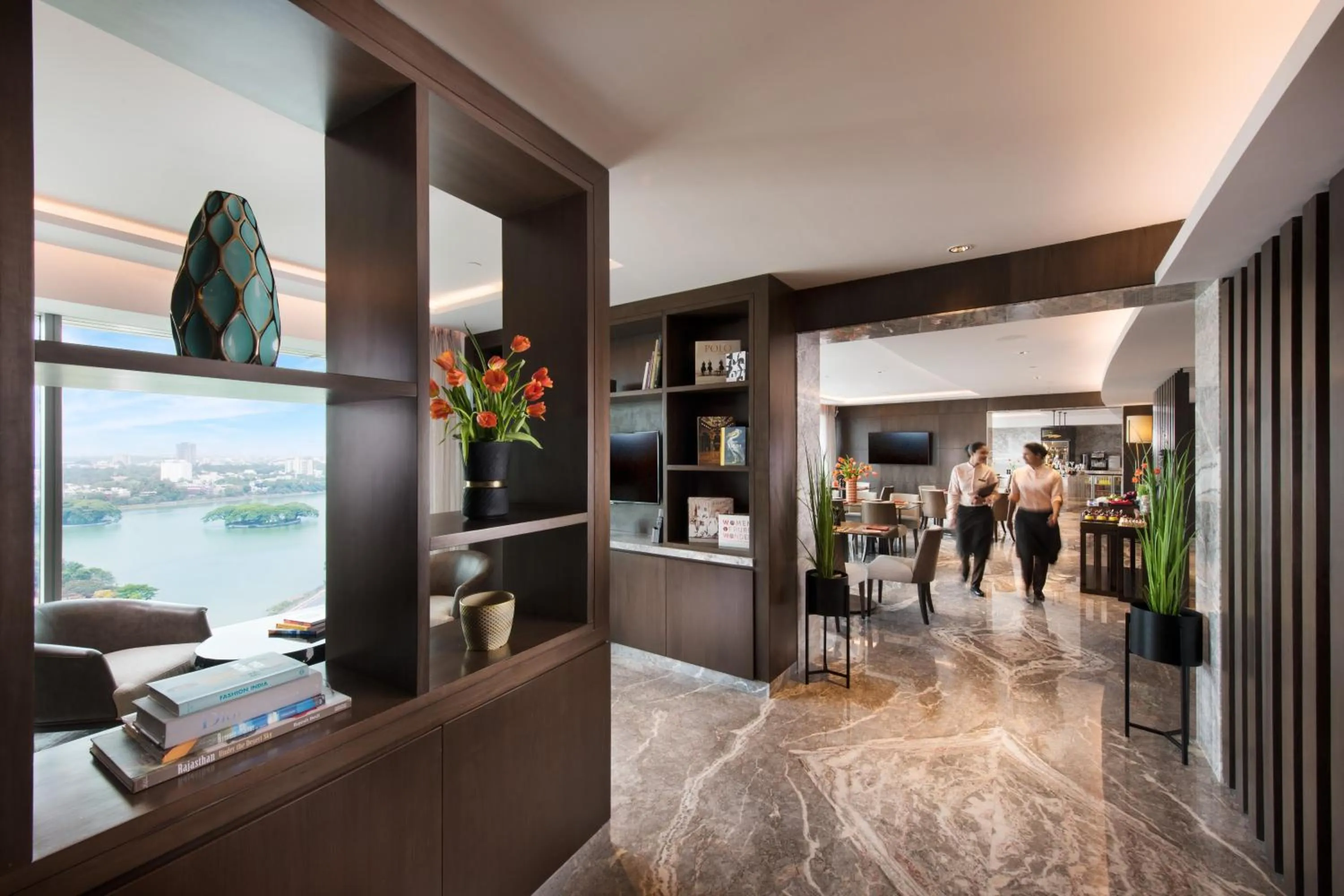 Lounge or bar in Conrad Bengaluru