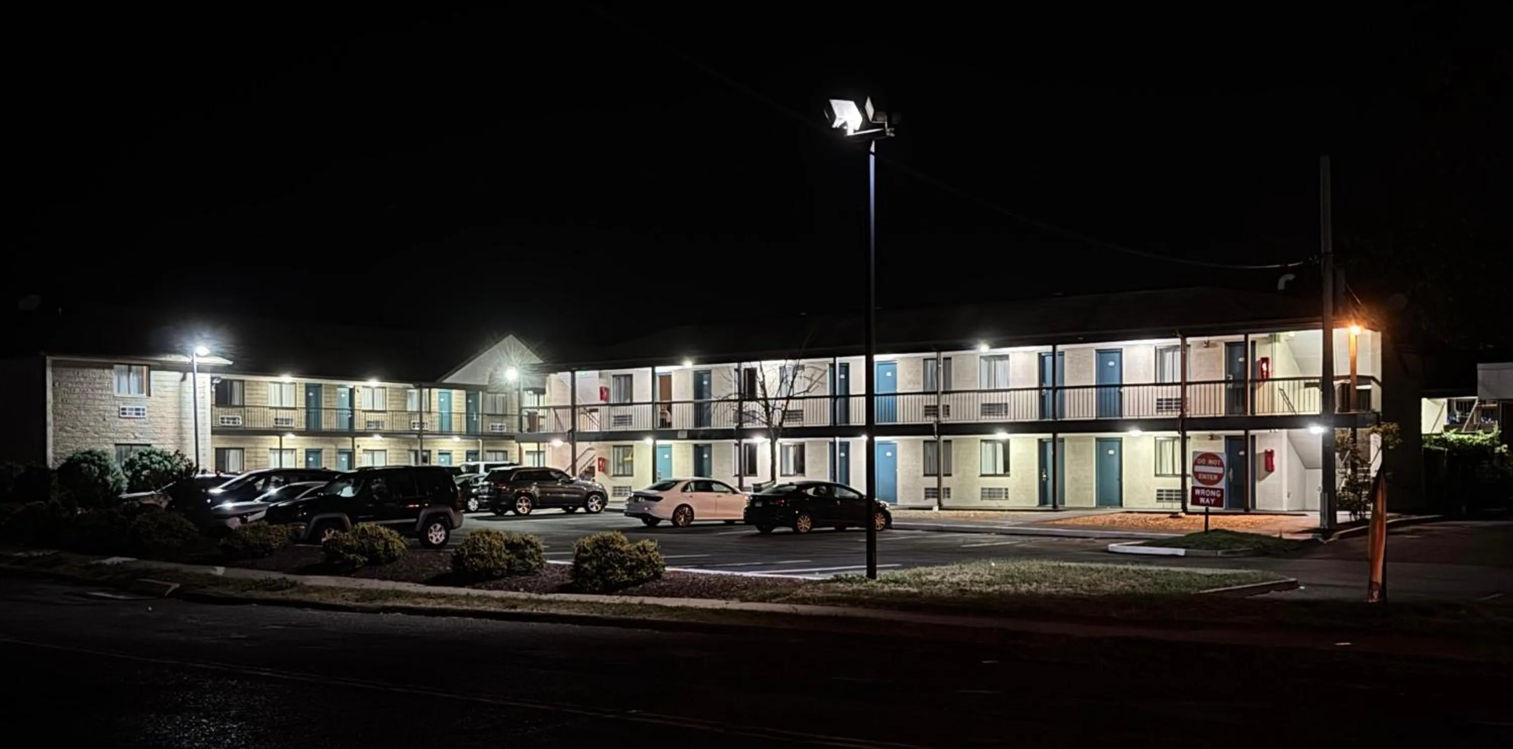 Property building in Red Carpet Inn Norwalk