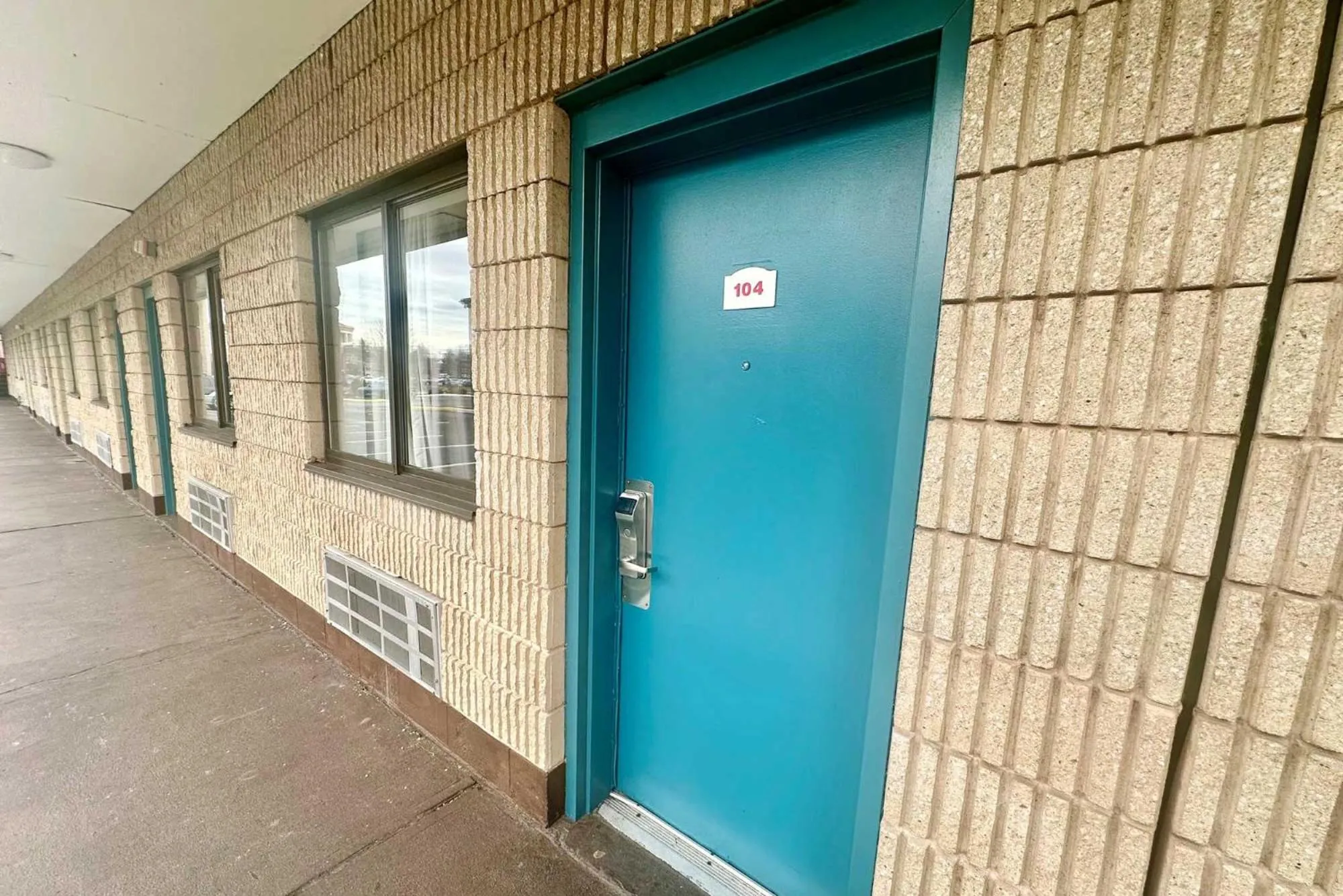 Property building in Red Carpet Inn Norwalk