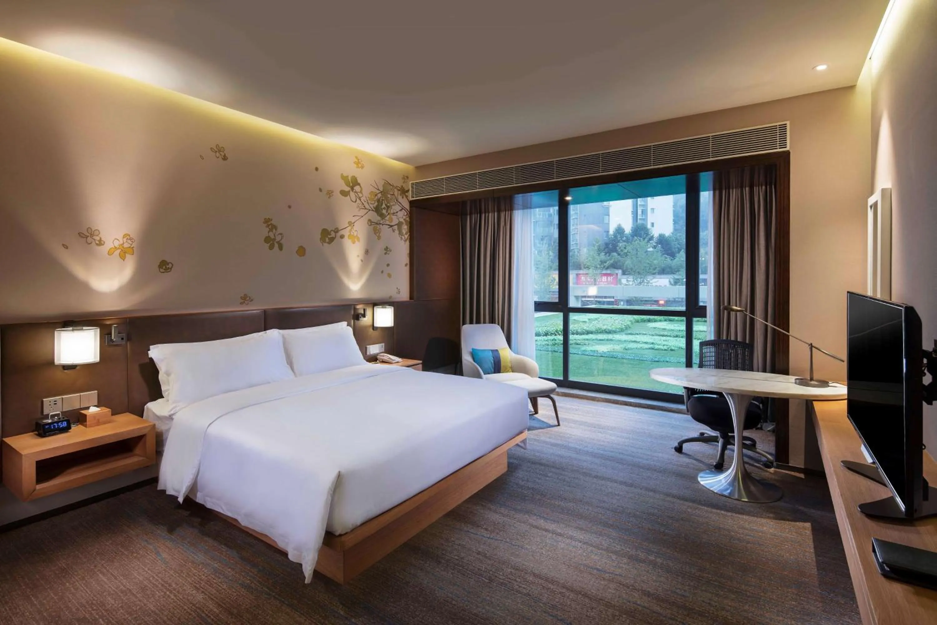 Bedroom, Bed in Hilton Garden Inn Shiyan