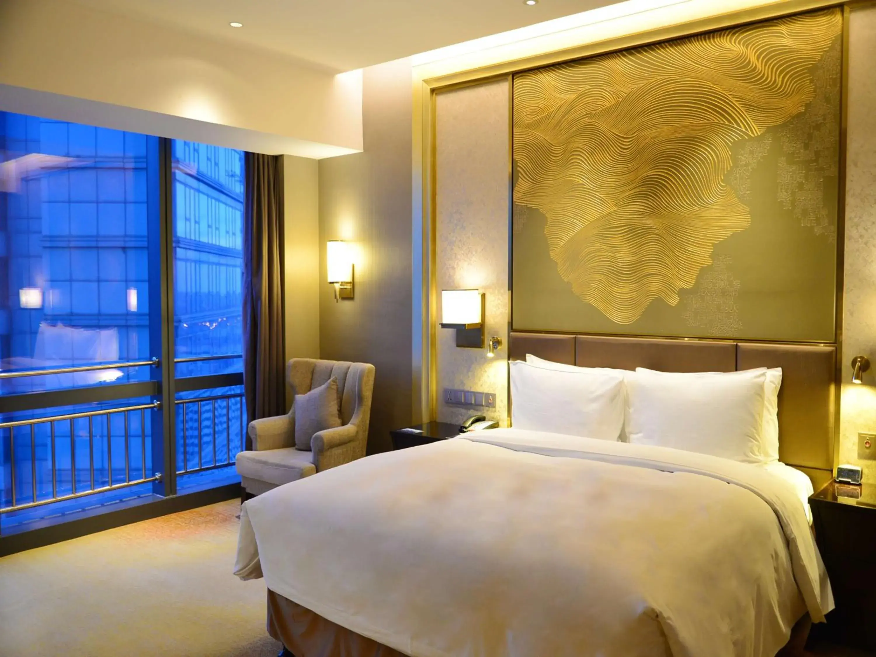 Bed in Hilton Yantai Bed in Hilton Yantai