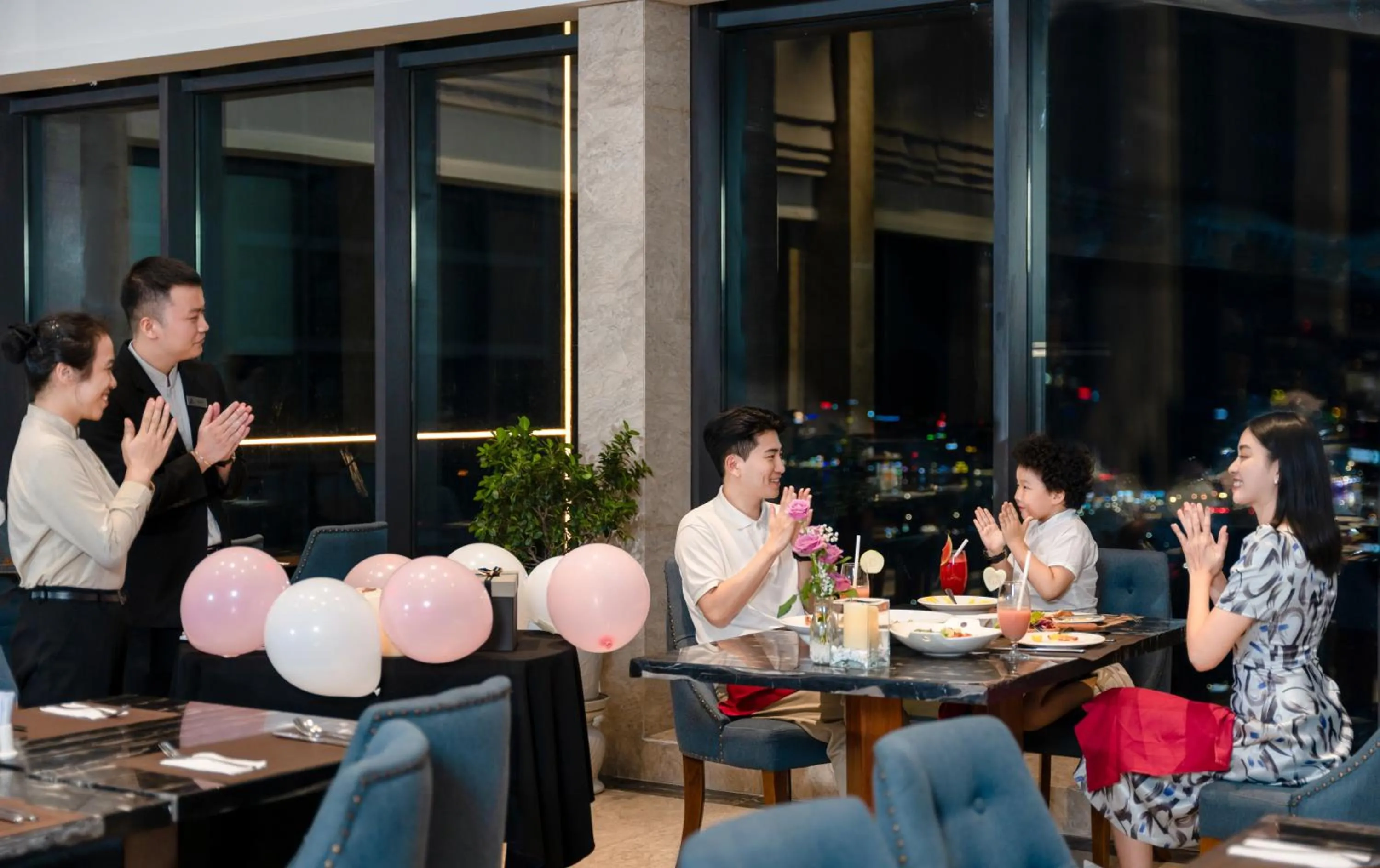 Restaurant/places to eat in Altara Suites Da Nang by AHG