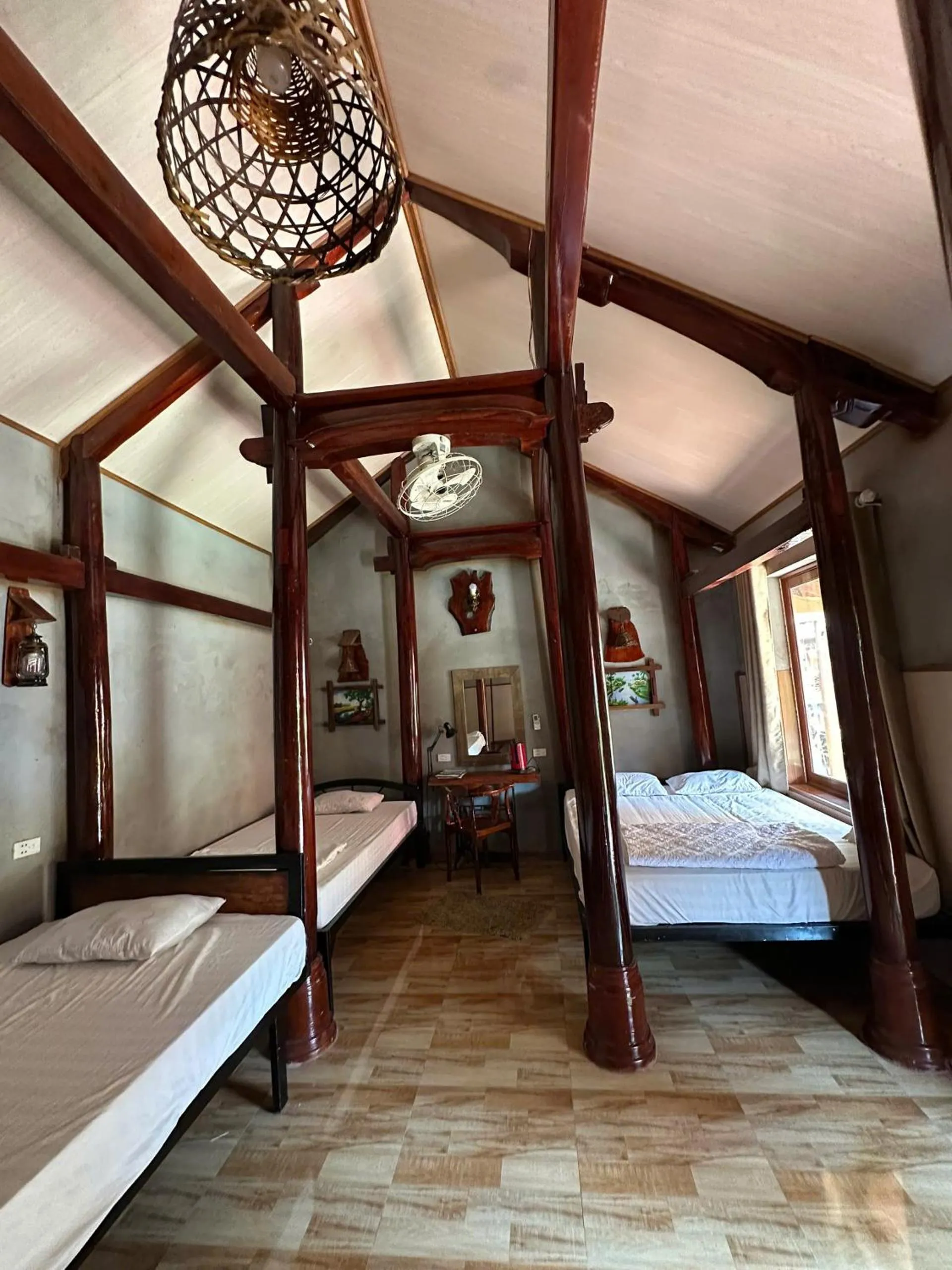 Bed in Highway 20 Homestay