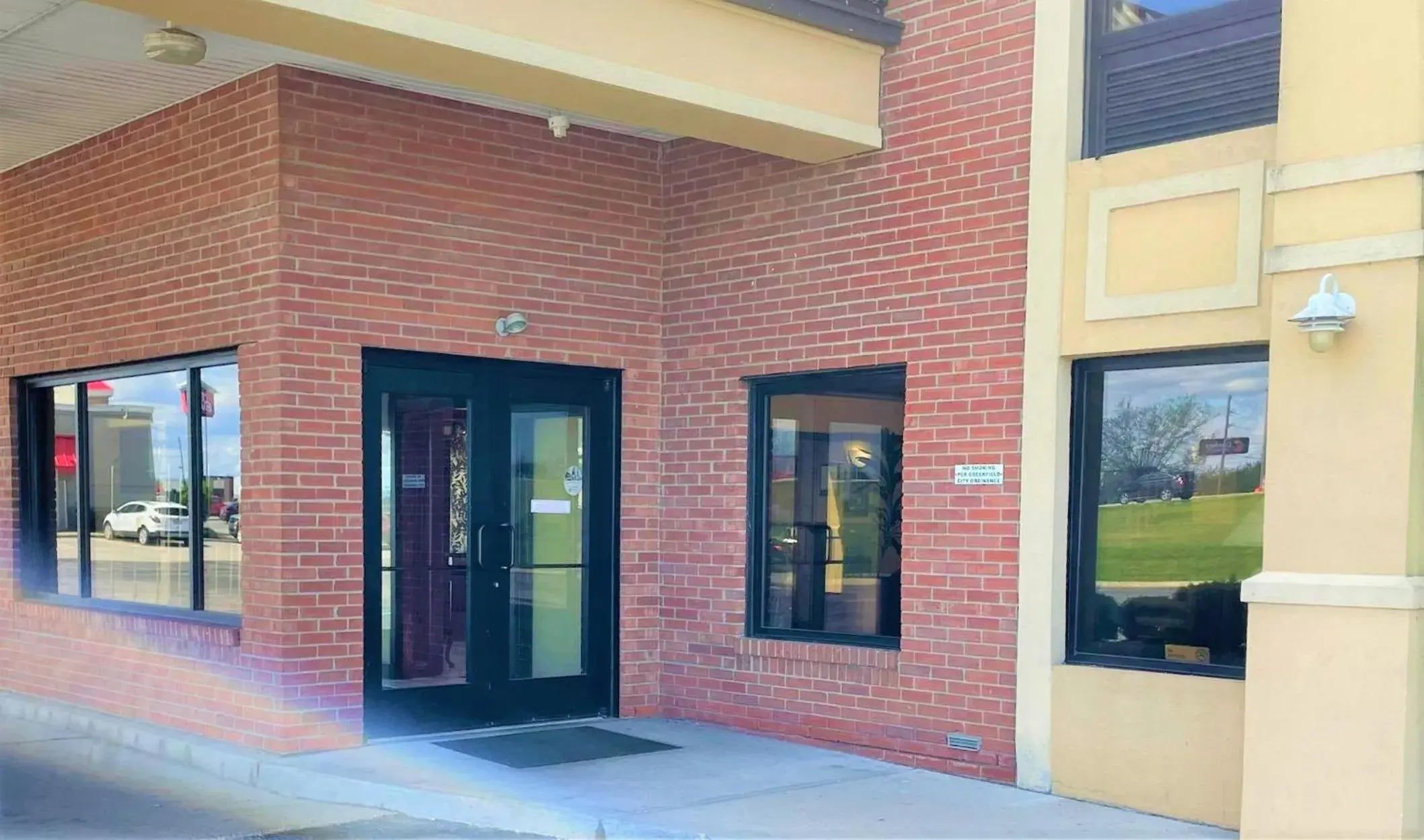 Facade/entrance in Quality Inn & Suites Greenfield I-70 Facade/entrance in Quality Inn & Suites Greenfield I-70