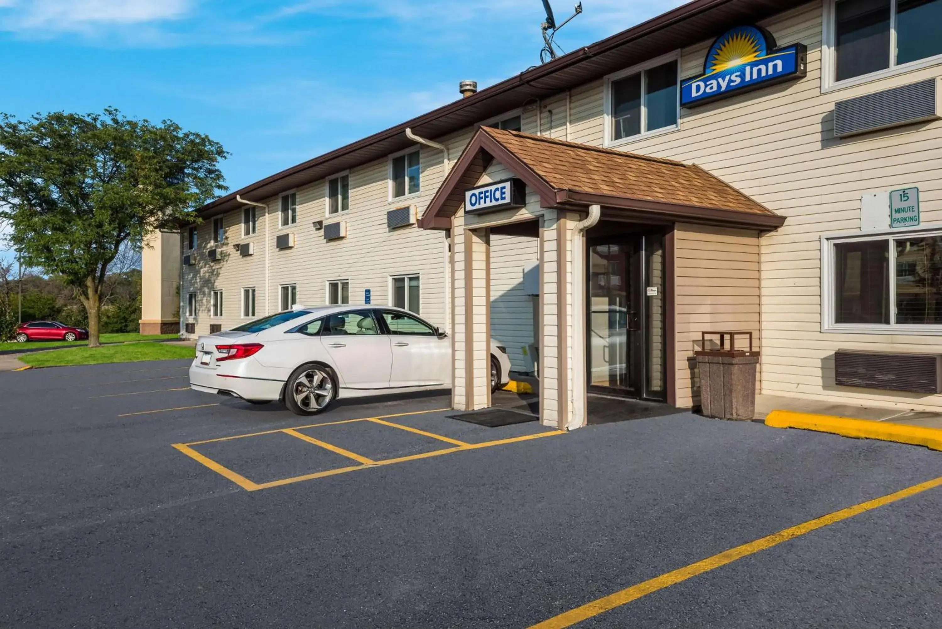 Property building in Days Inn by Wyndham Ankeny - Des Moines Property building in Days Inn by Wyndham Ankeny - Des Moines