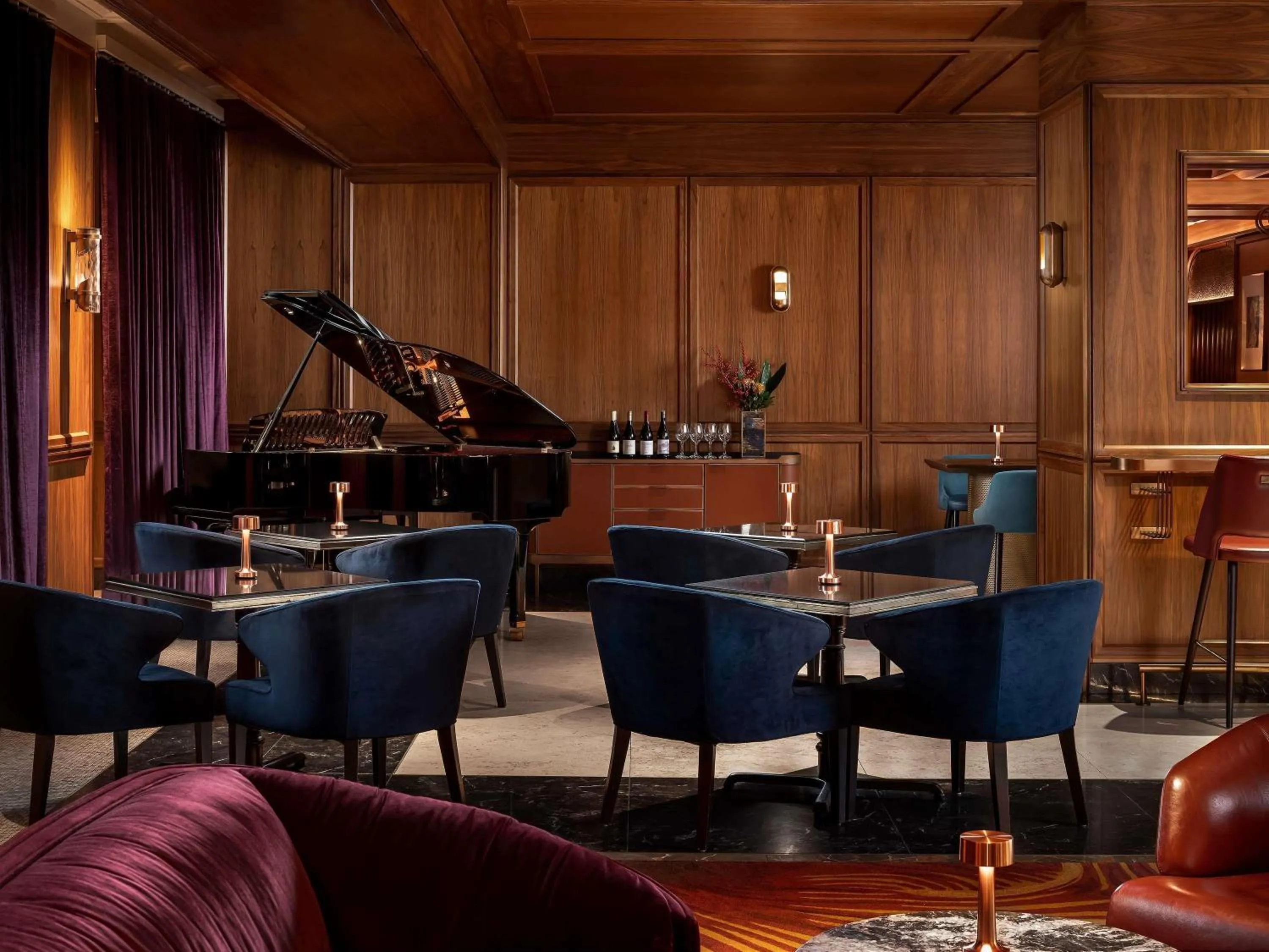 Lounge or bar in Fairmont Royal York Hotel