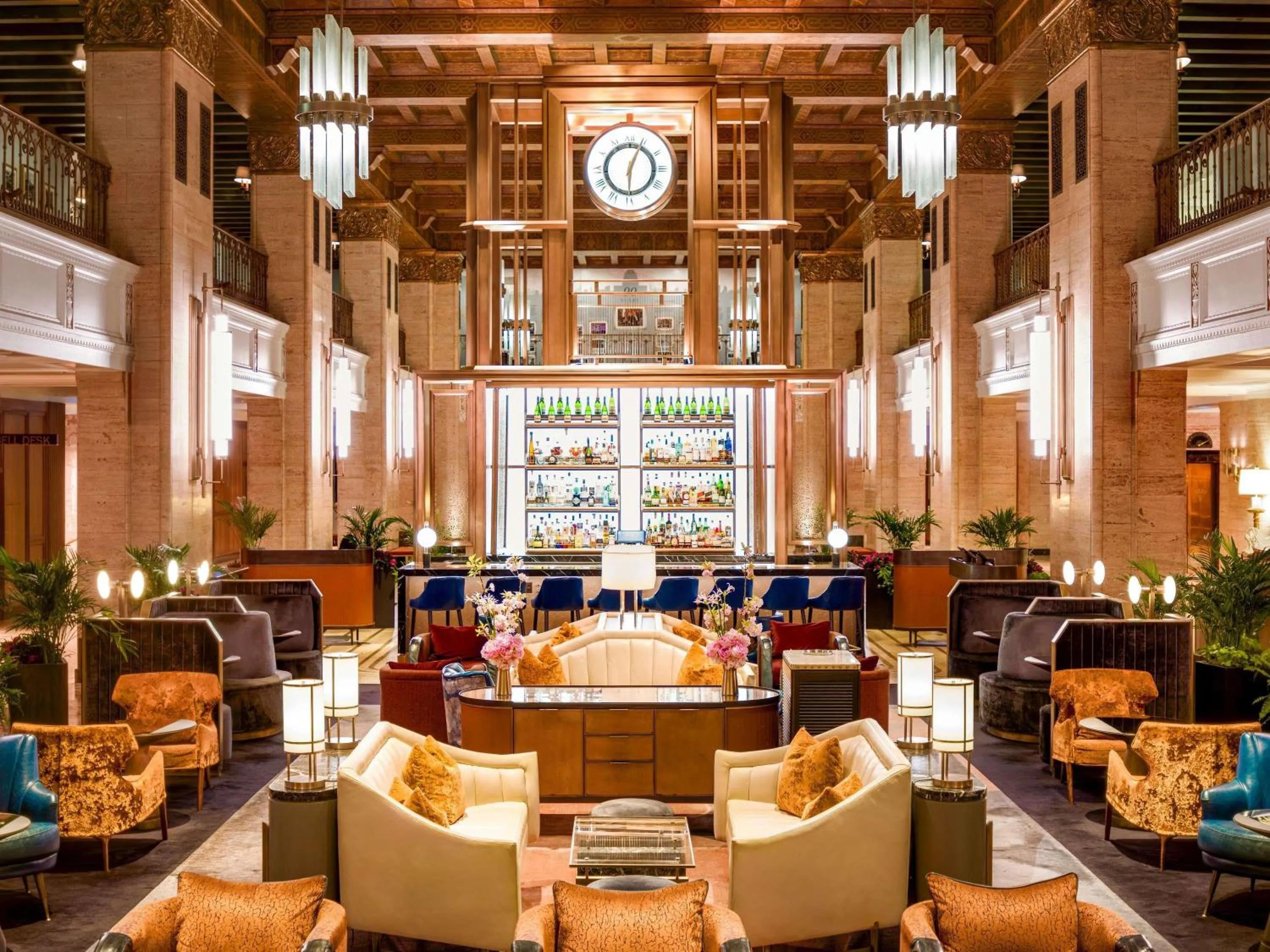 Lounge or bar in Fairmont Royal York Hotel