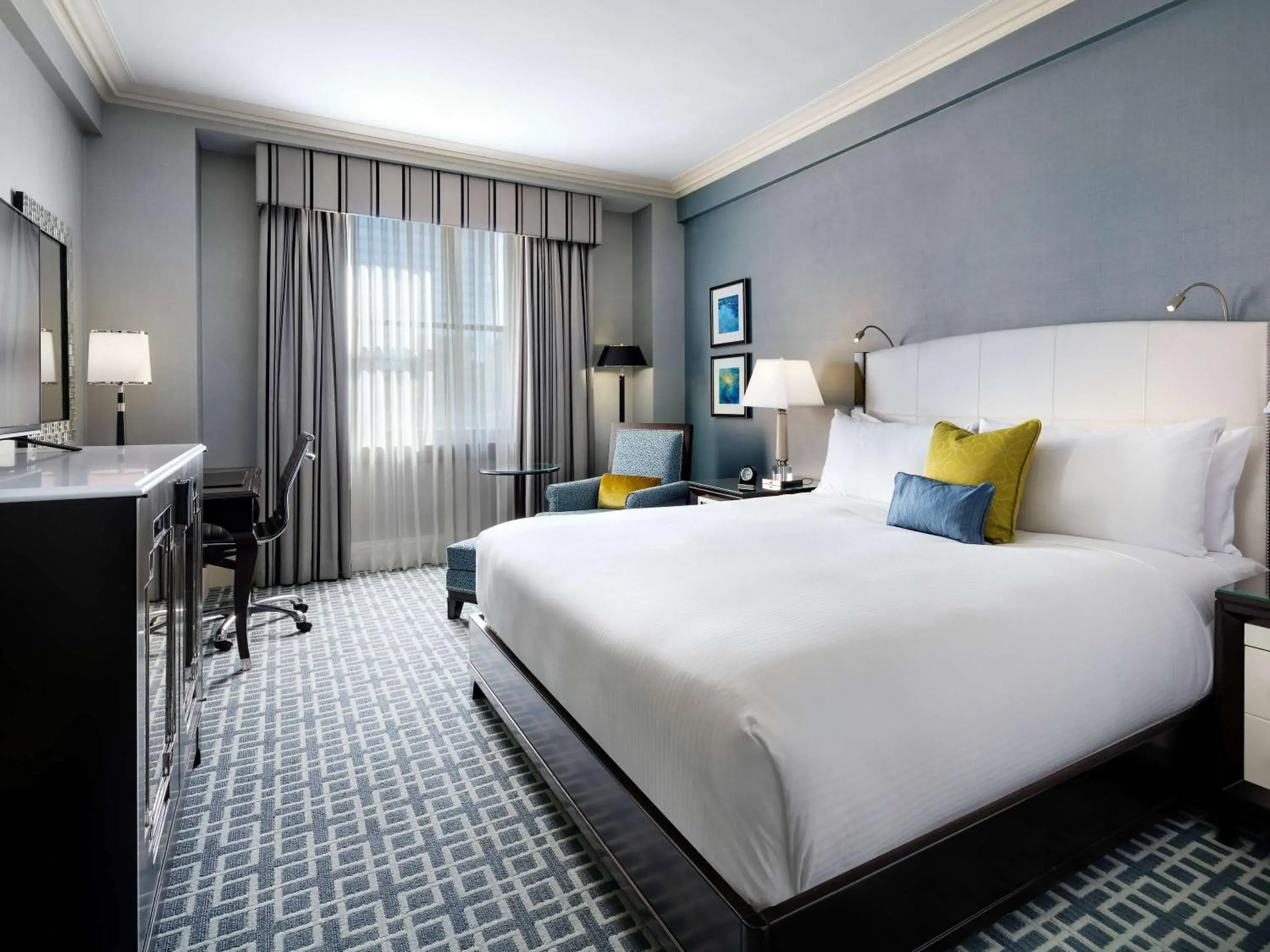 Bedroom, Bed in Fairmont Royal York Hotel Bedroom, Bed in Fairmont Royal York Hotel