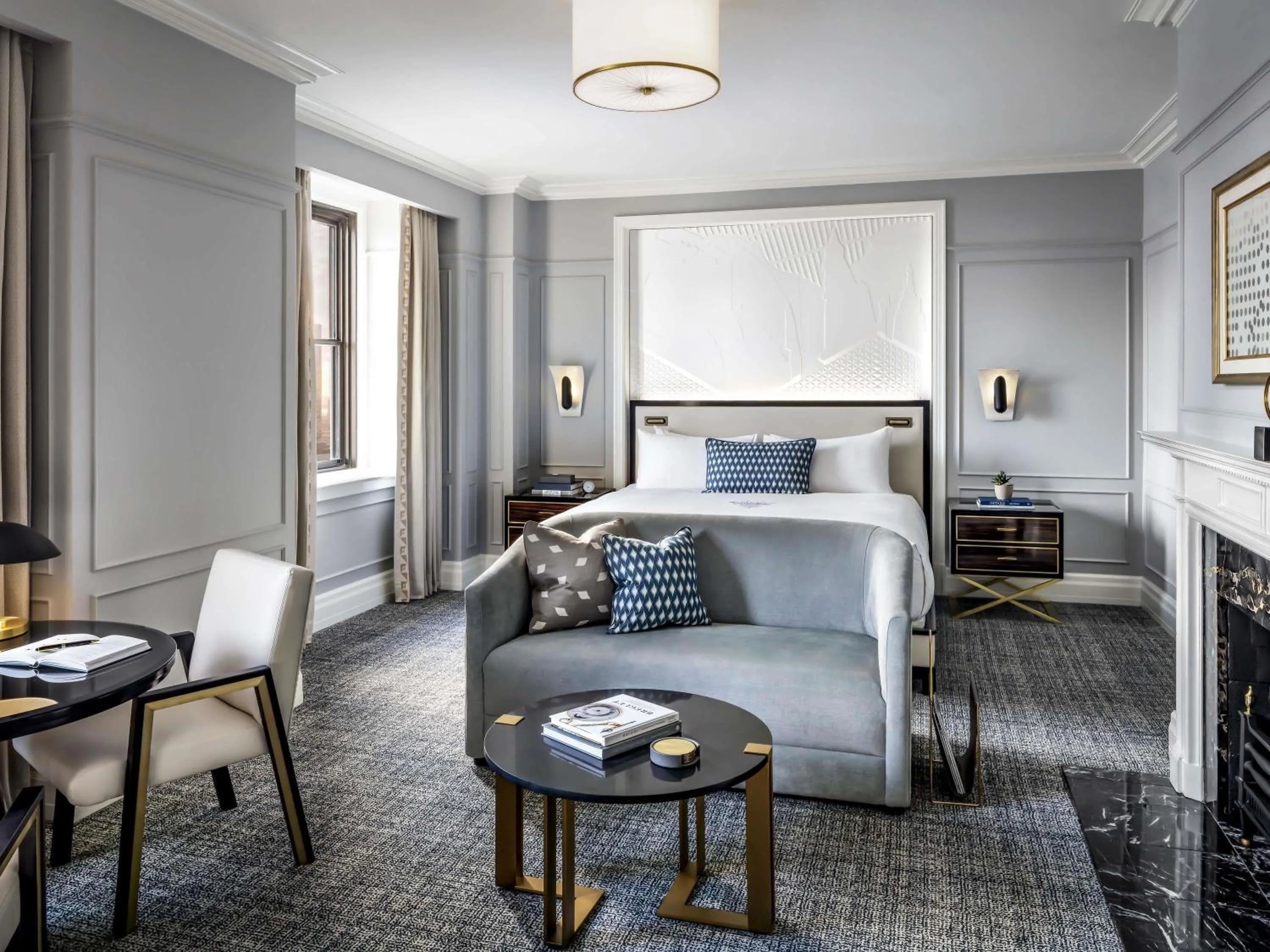 Bedroom, Bed in Fairmont Royal York Hotel