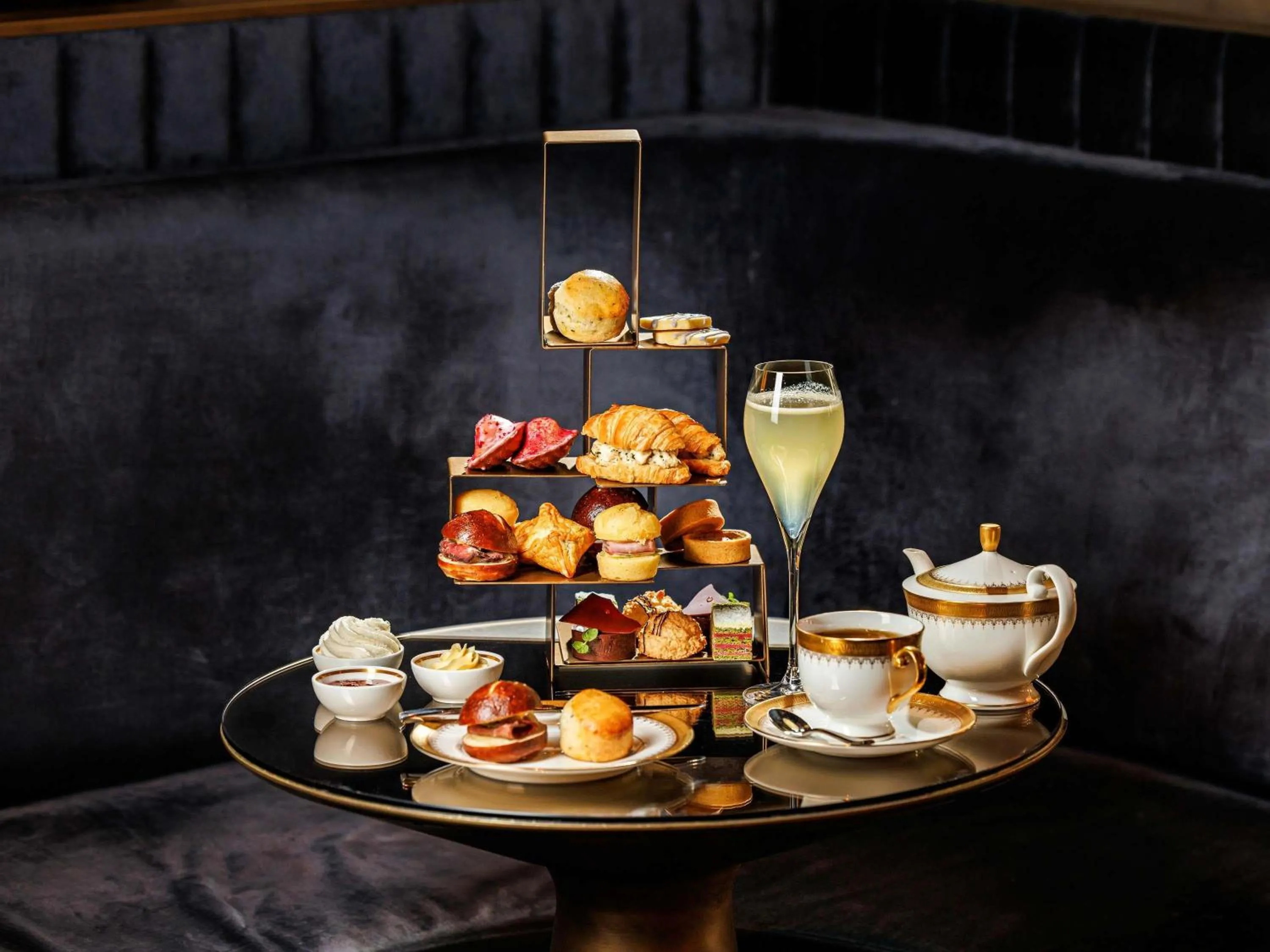 Restaurant/places to eat in Fairmont Royal York Hotel