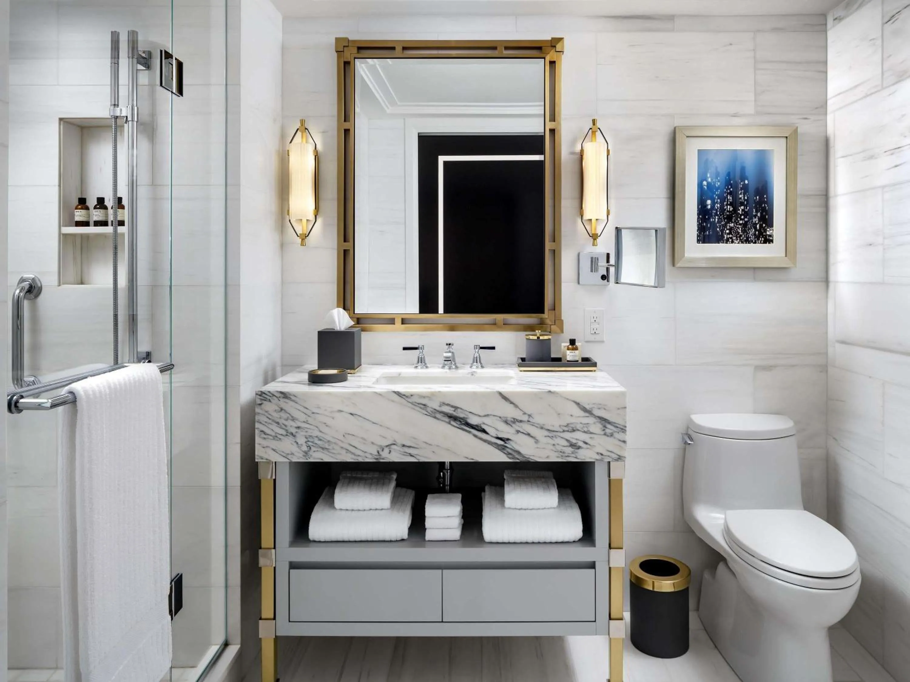 Bedroom in Fairmont Royal York Hotel