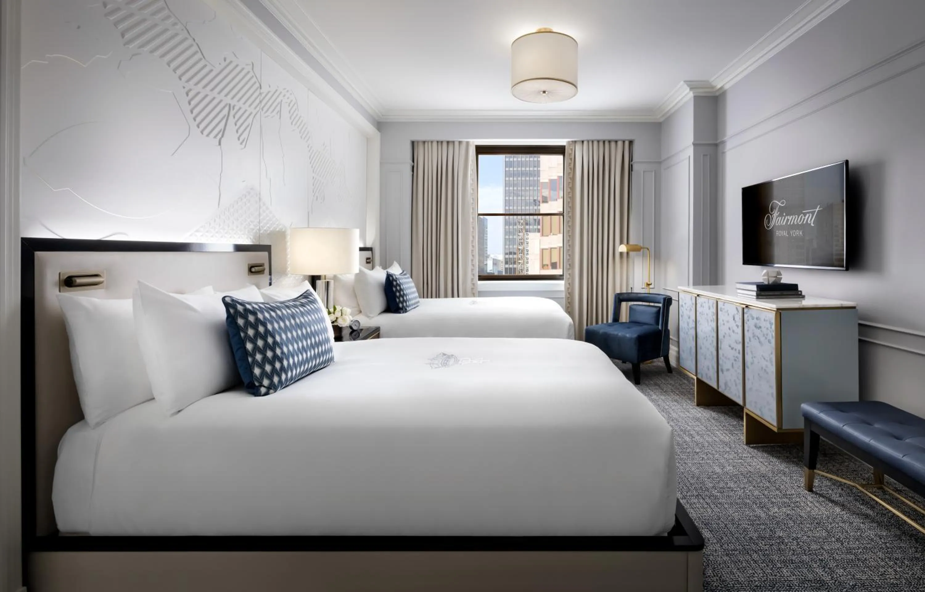 Bed in Fairmont Royal York Hotel