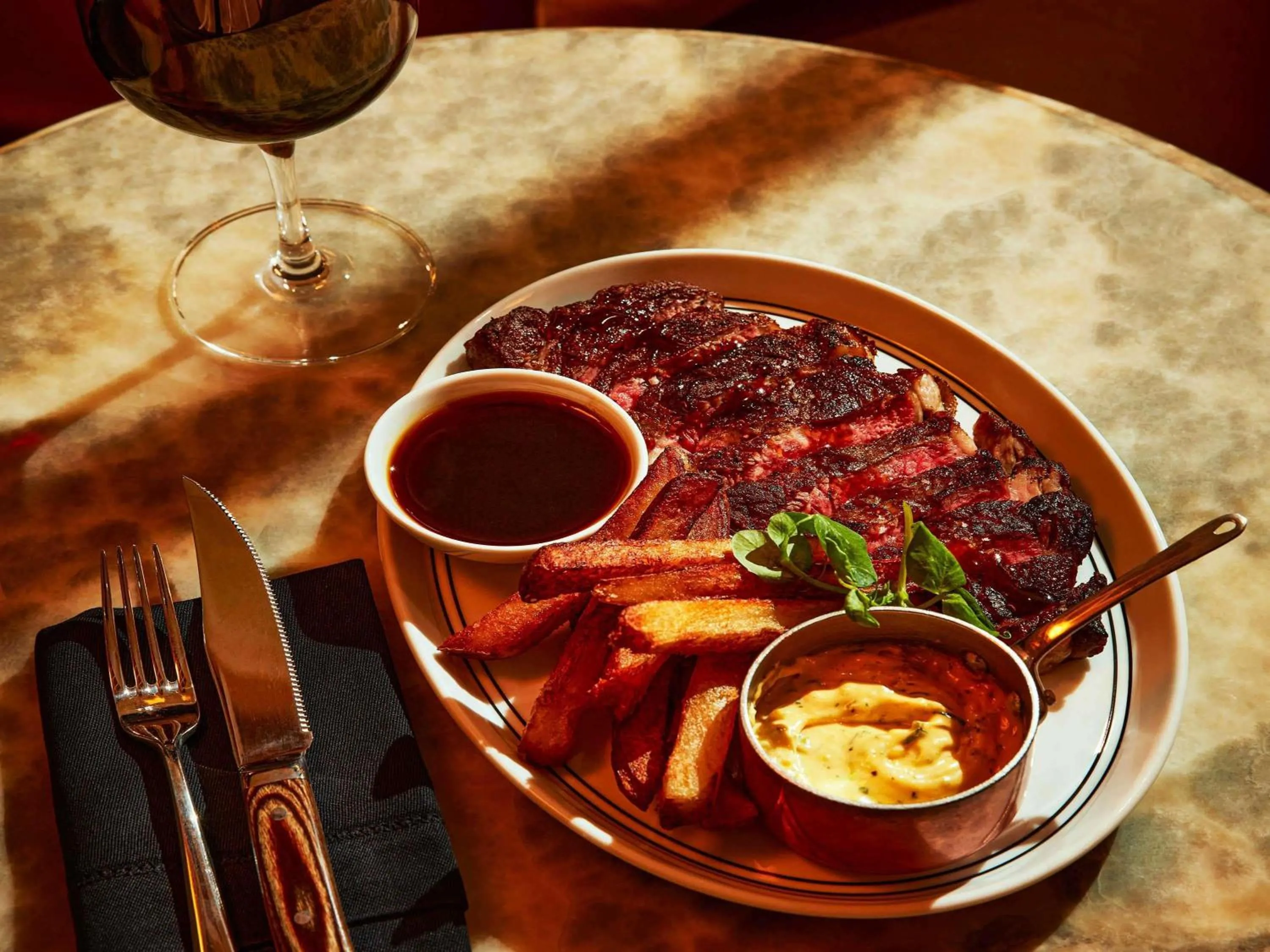 Restaurant/places to eat in Fairmont Royal York Hotel