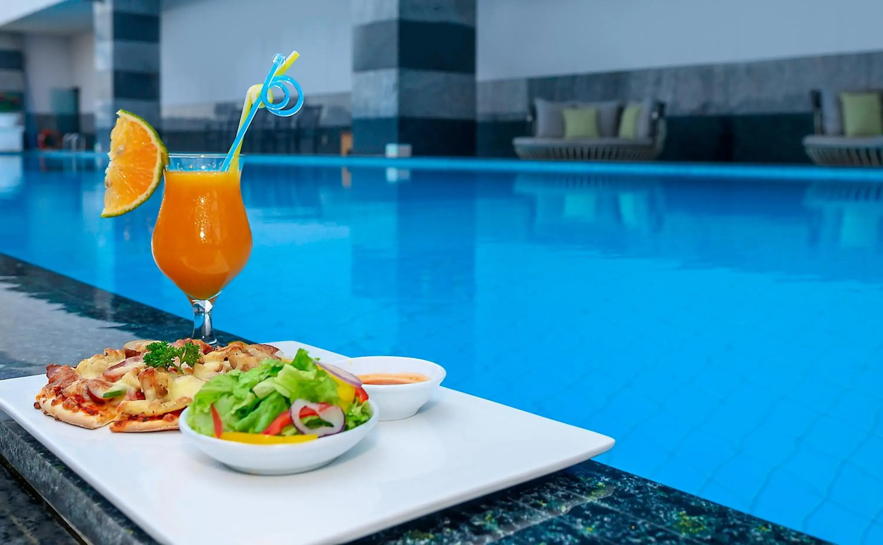 Swimming pool in Muong Thanh Luxury Song Han Hotel Swimming pool in Muong Thanh Luxury Song Han Hotel