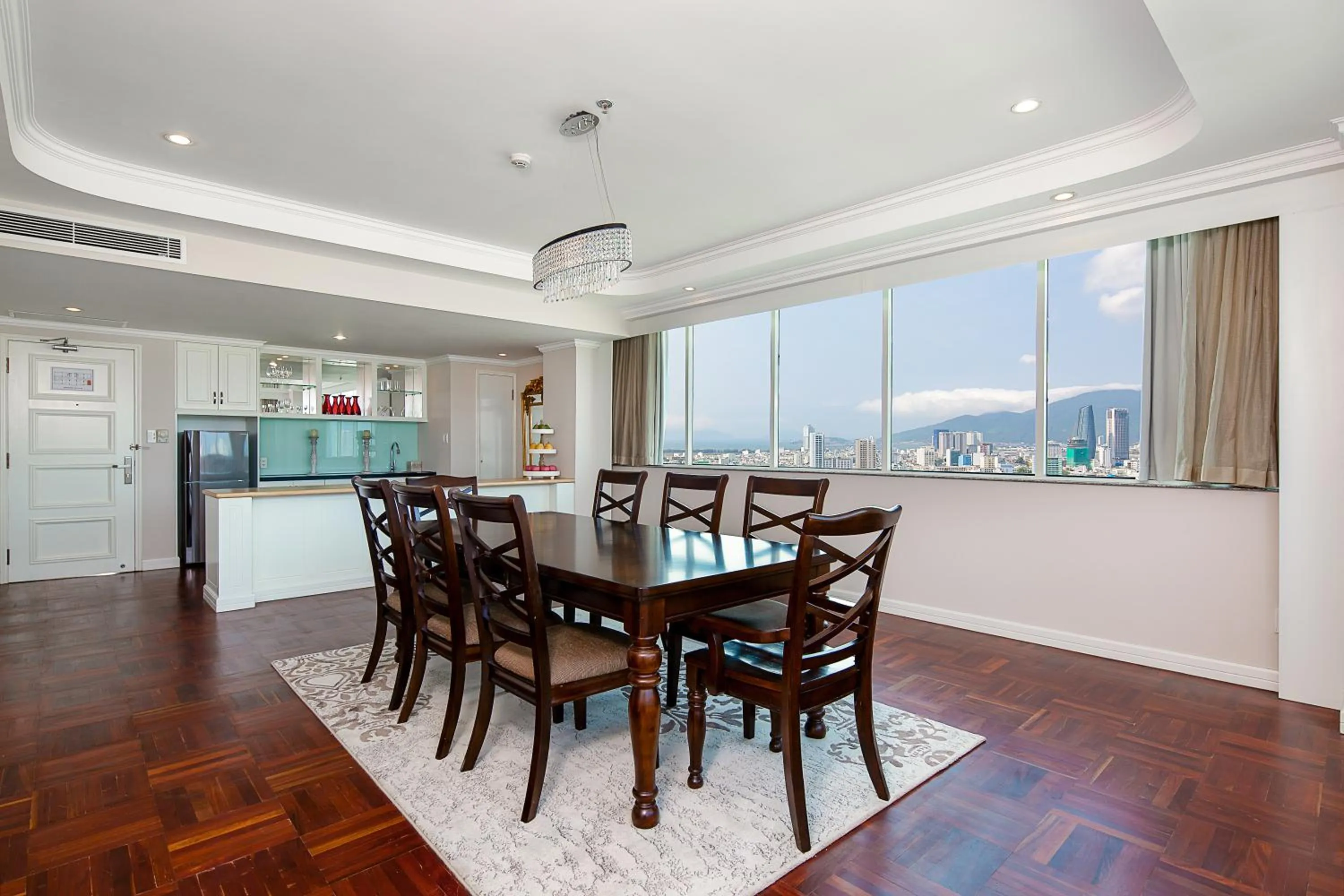 Kitchen or kitchenette in Muong Thanh Luxury Song Han Hotel